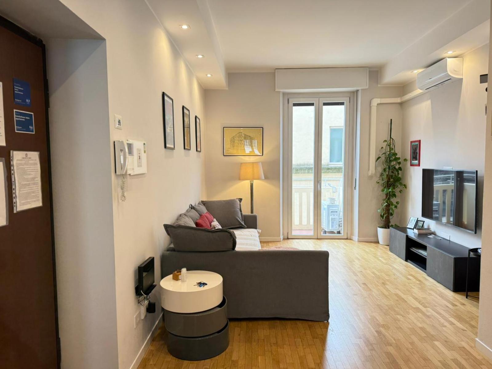 Comoluxhouse- Intero Apartment *