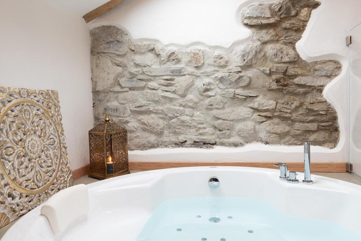 Tiny Loft With Jacuzzi * Bellano
