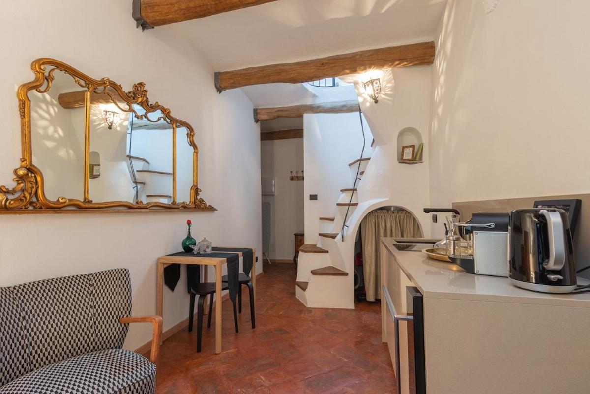 Apartment Tiny Loft With Jacuzzi Bellano
