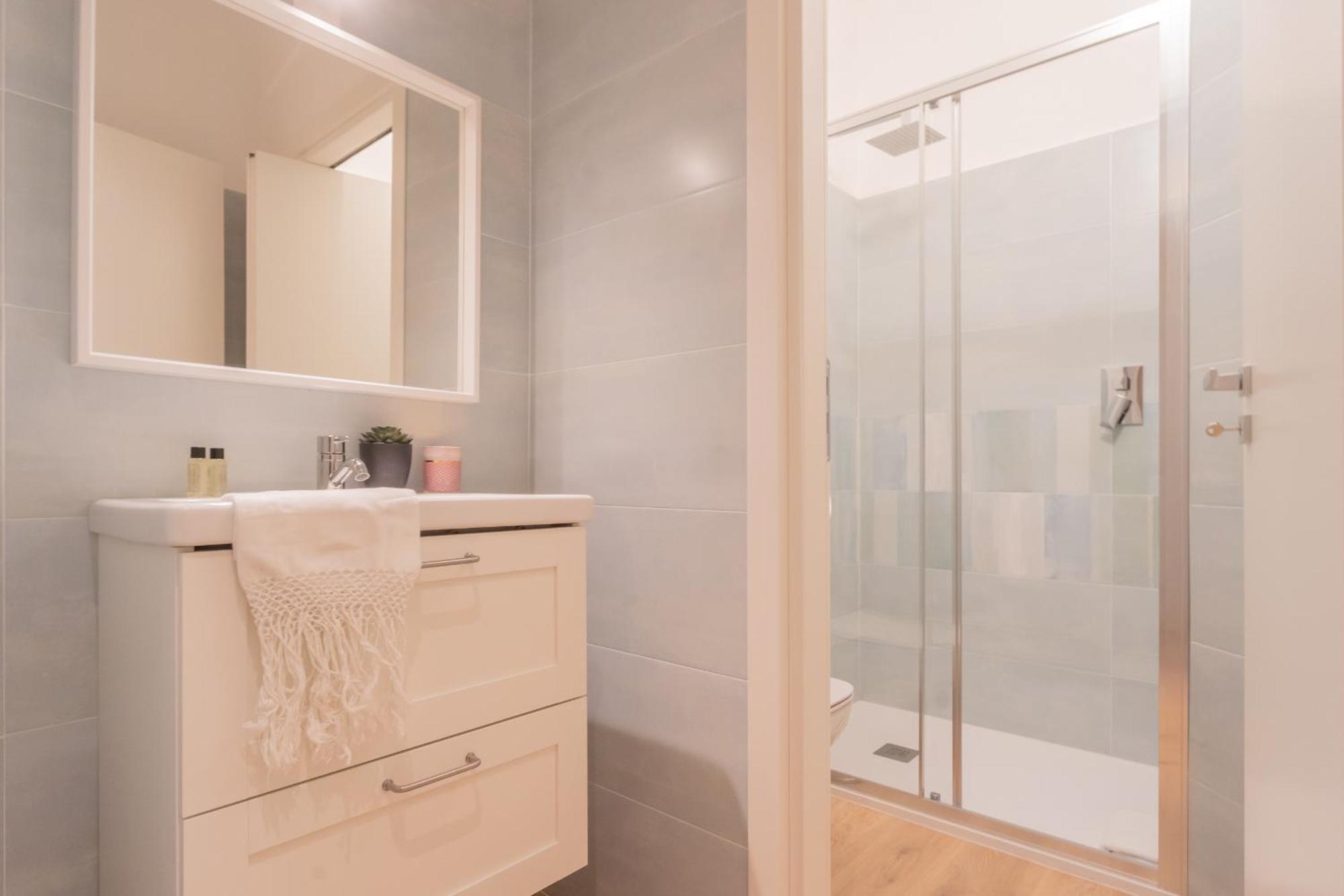 Simar Nearby S G Train Station By Rent Apartment Como
