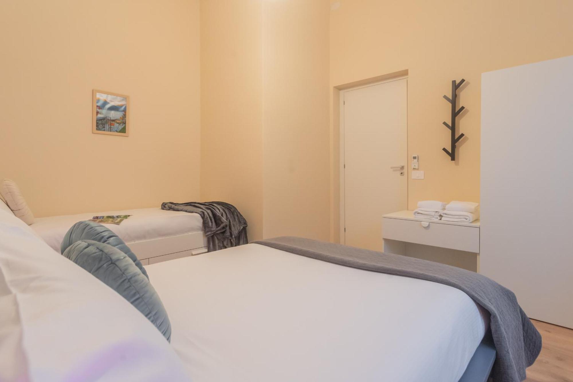 Simar Nearby S G Train Station By Rent Apartment
