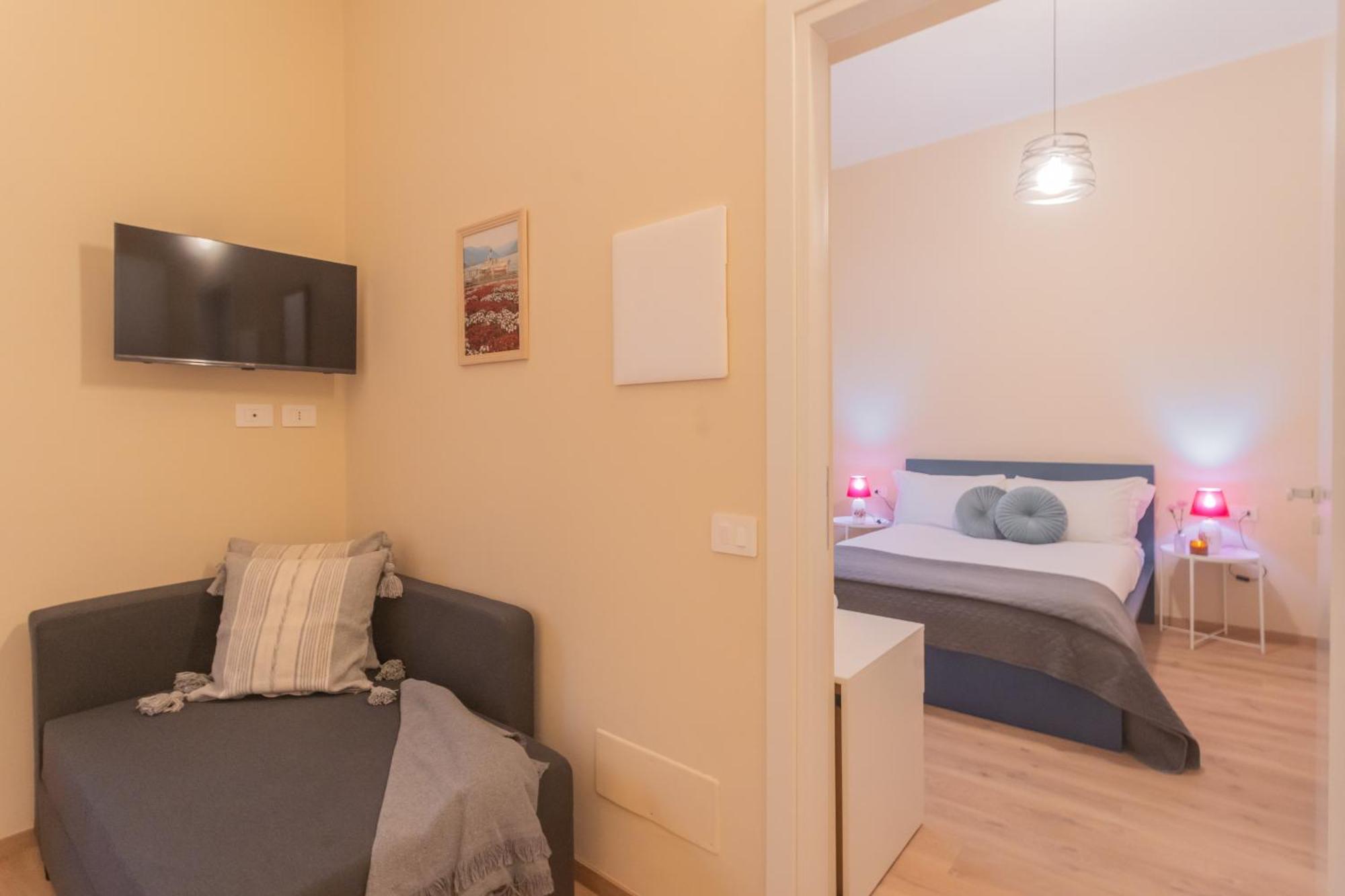 Simar Nearby S G Train Station By Rent Apartment