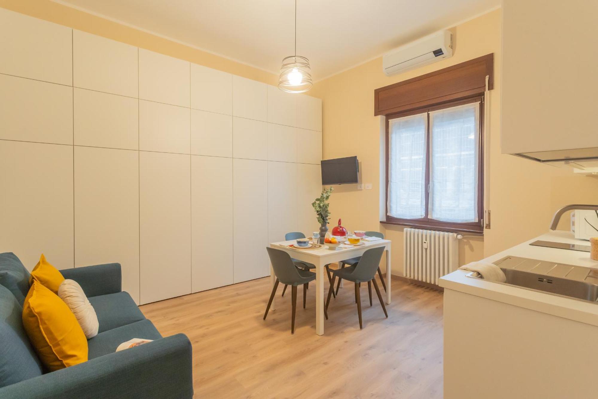 Simar Nearby S G Train Station By Rent Como