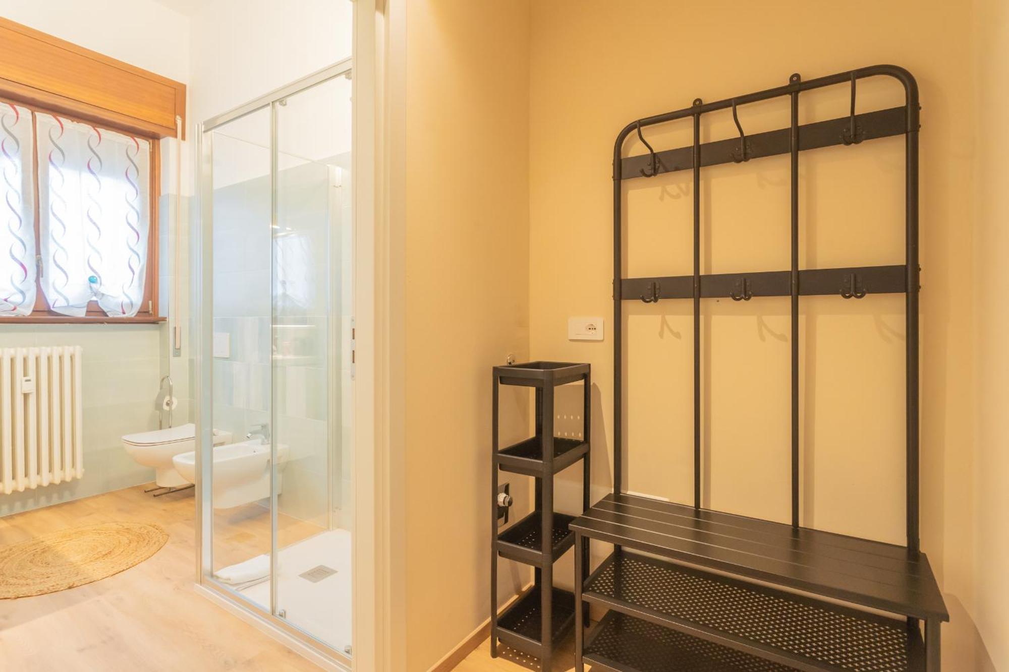 Simar Nearby S G Train Station By Rent *