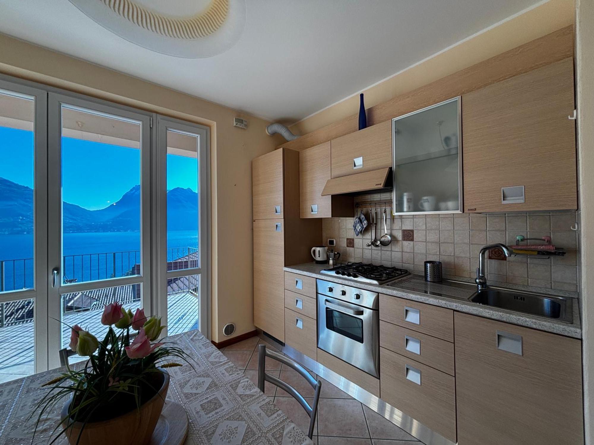 Appartamento La Casa Di Emy- Larihome A74 *