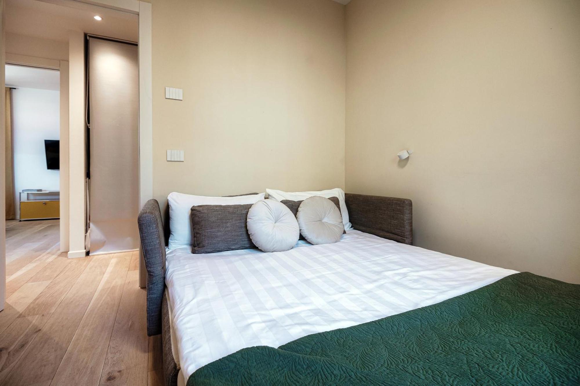 Apartment Belsit - By Myhomeincomo *