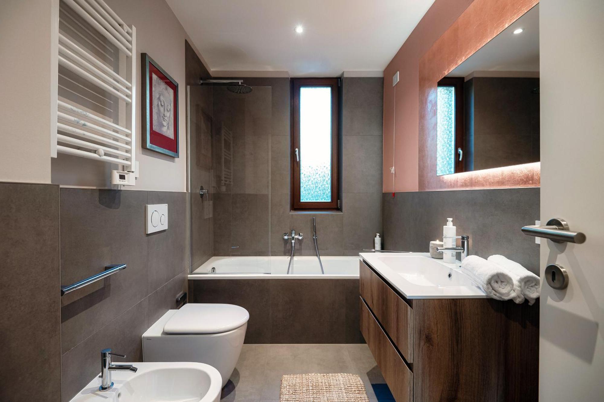 Apartment Belsit - By Myhomeincomo *