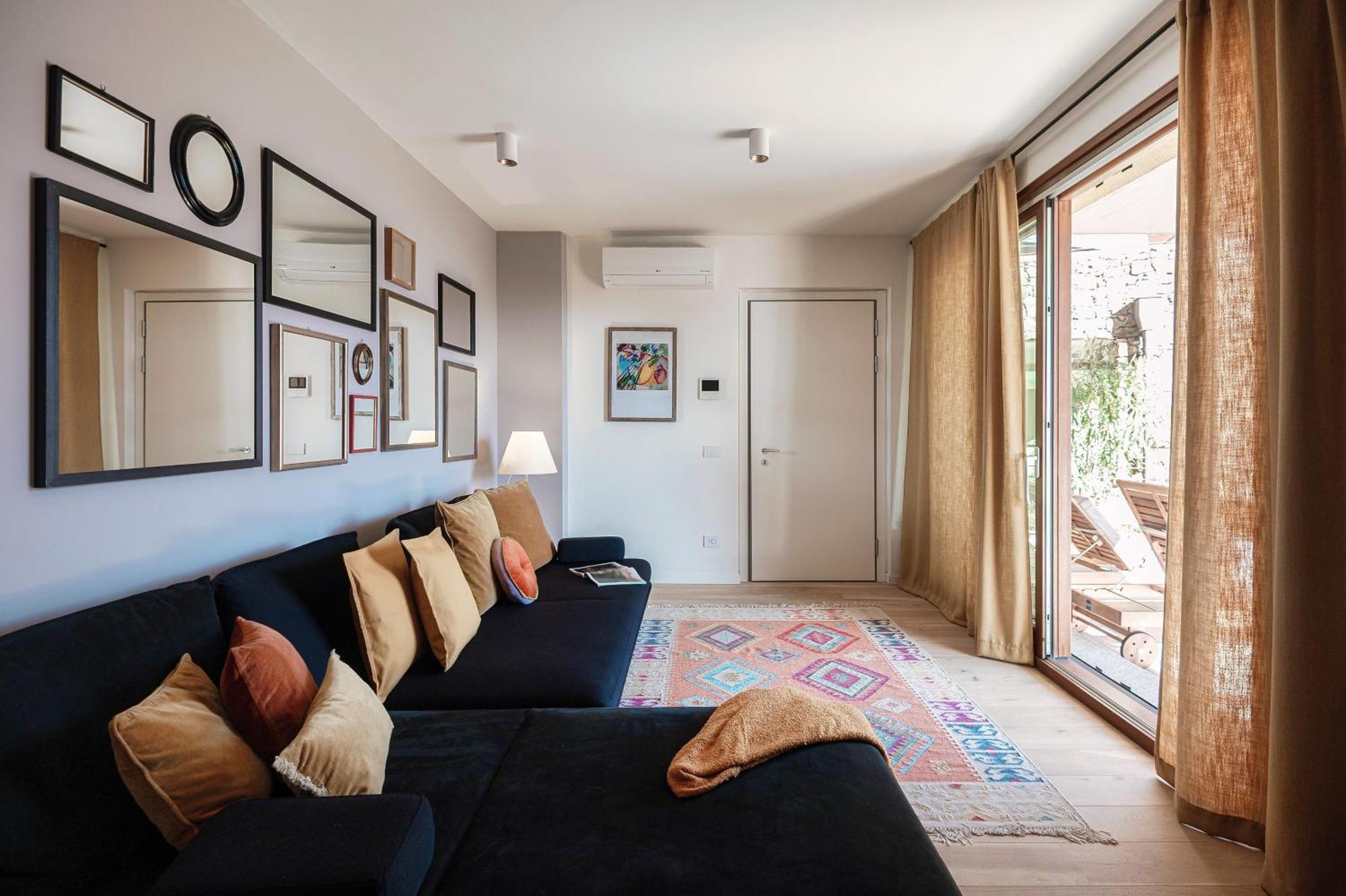 Belsit - By Myhomeincomo Apartment