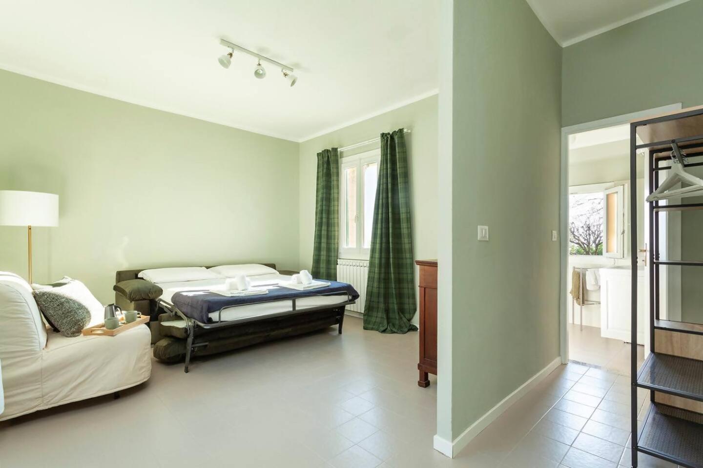 Peroni Honeymoon Chalet