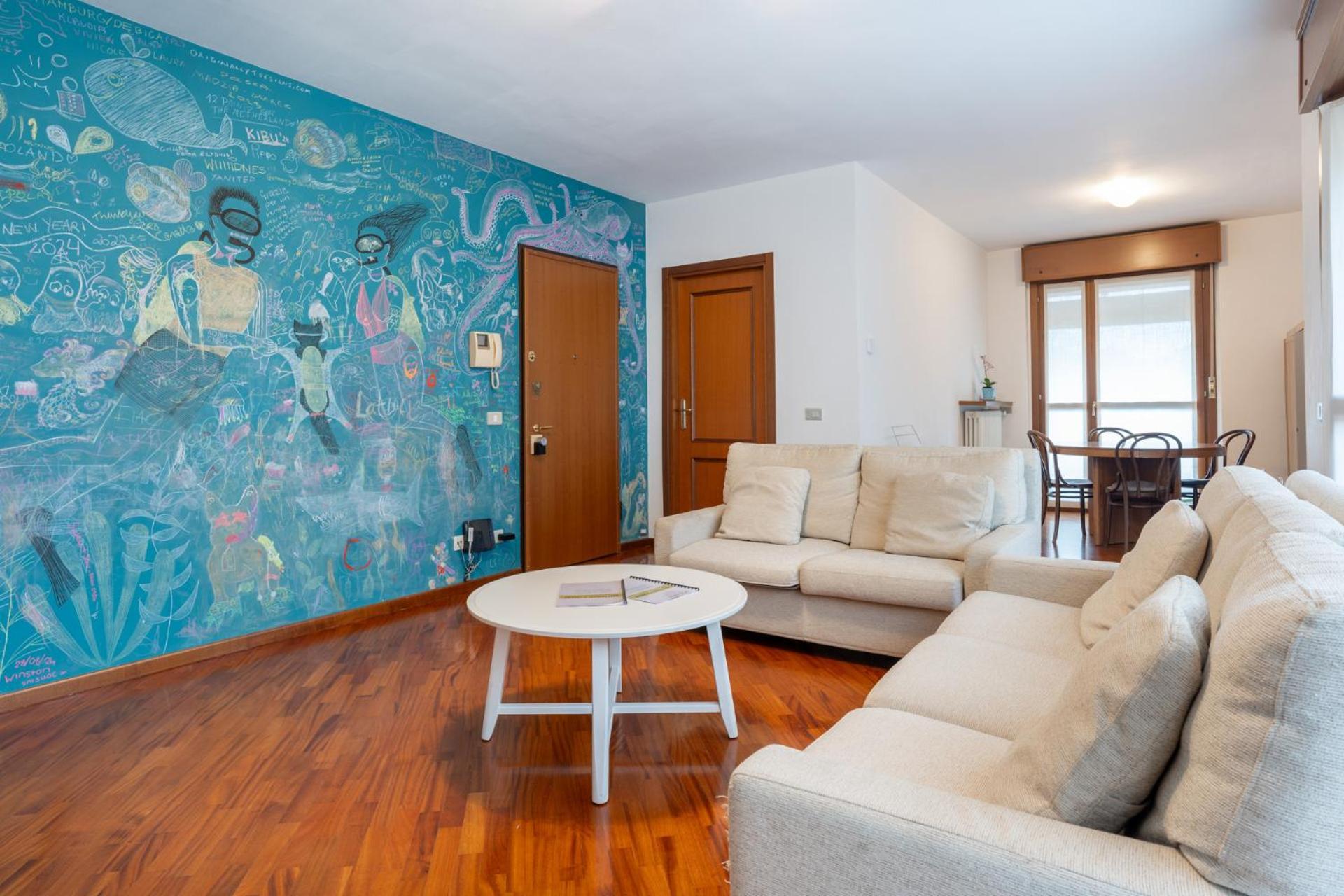 Spacious Bright Near Center And With Air Conditioning Apartment