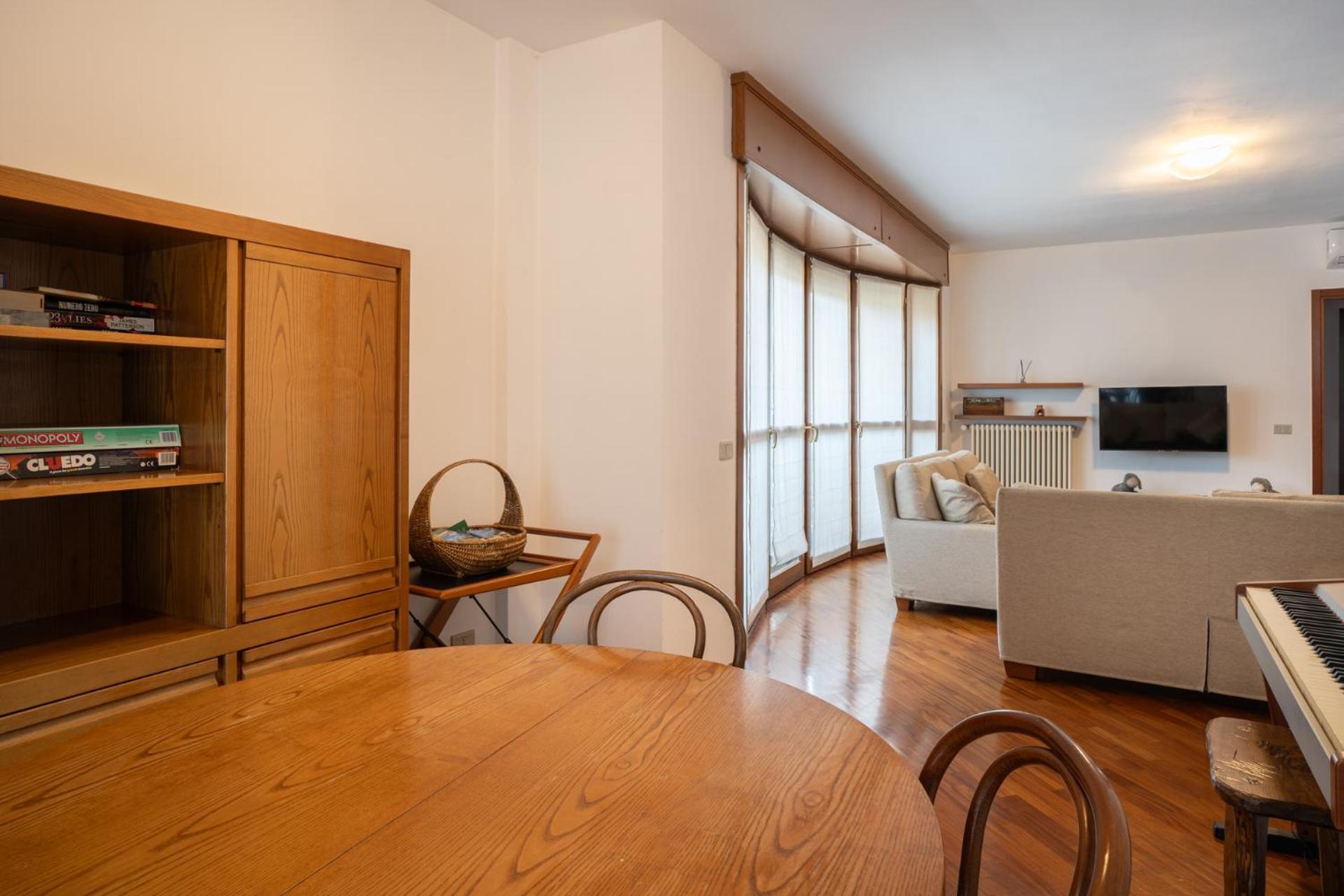 Spacious Bright Near Center And With Air Conditioning Apartment *