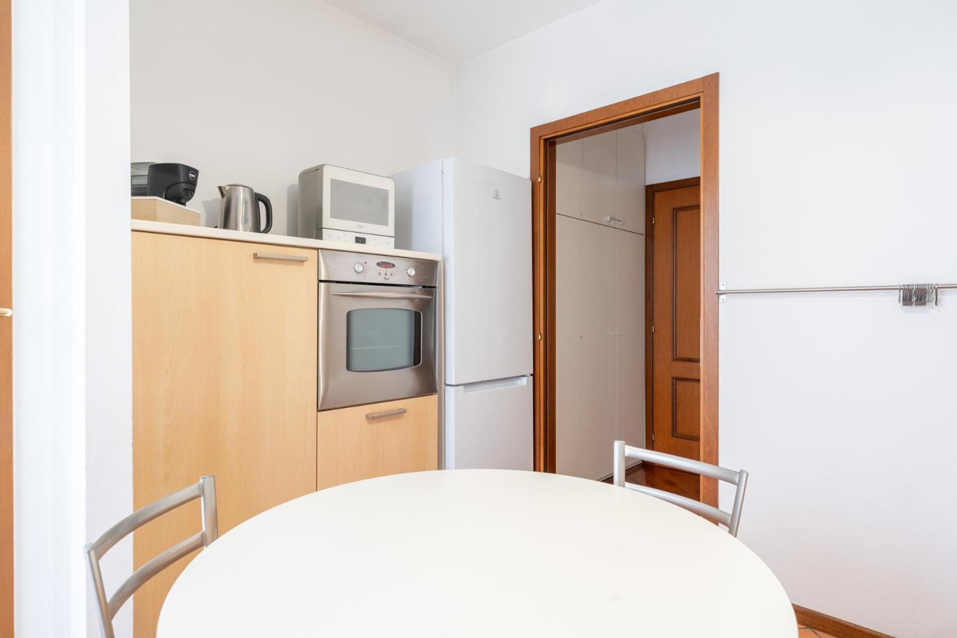 Spacious Bright Near Center And With Air Conditioning Apartment *