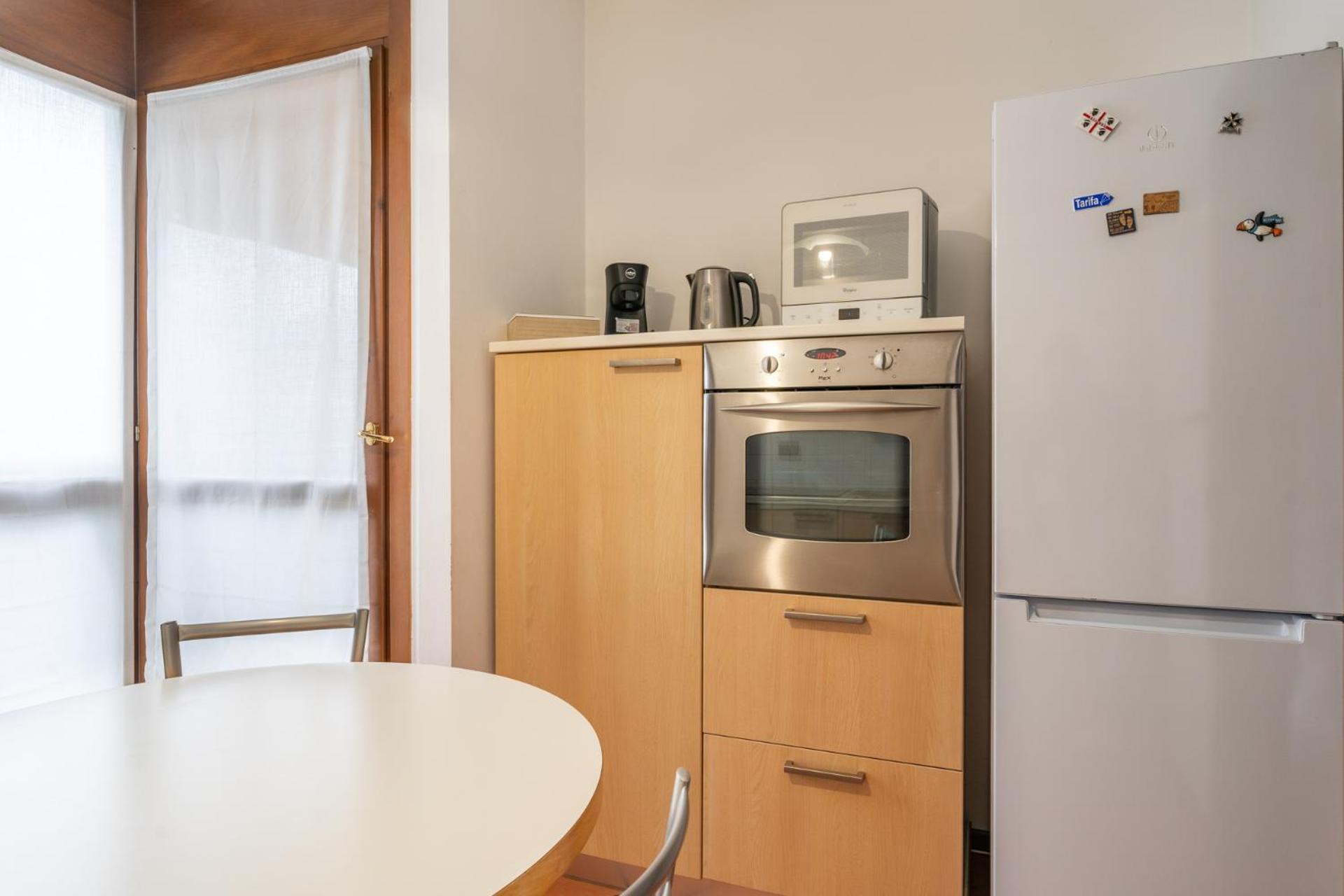 Apartment Spacious Bright Near Center And With Air Conditioning *