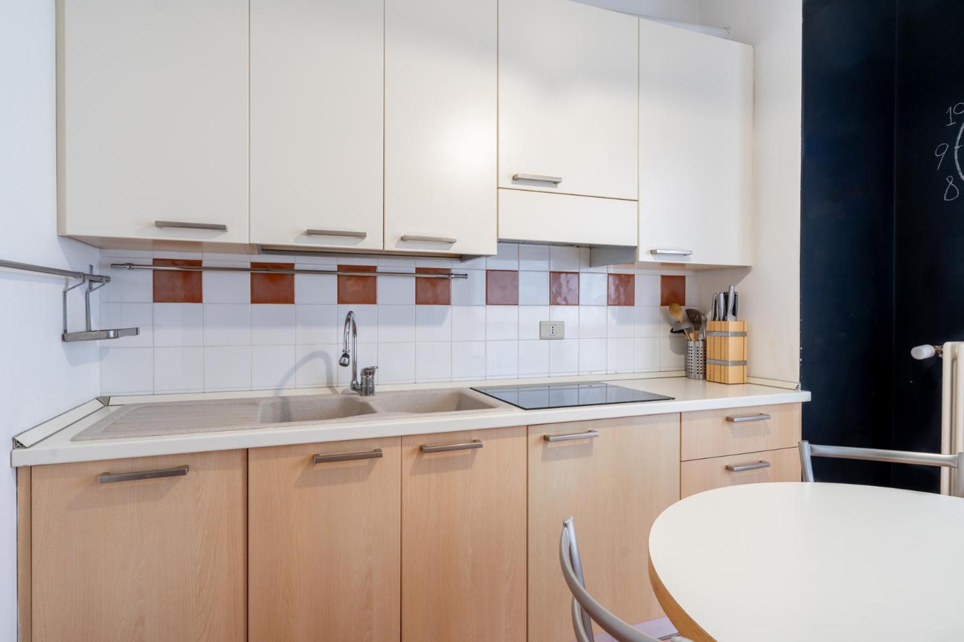 Spacious Bright Near Center And With Air Conditioning * Lecco
