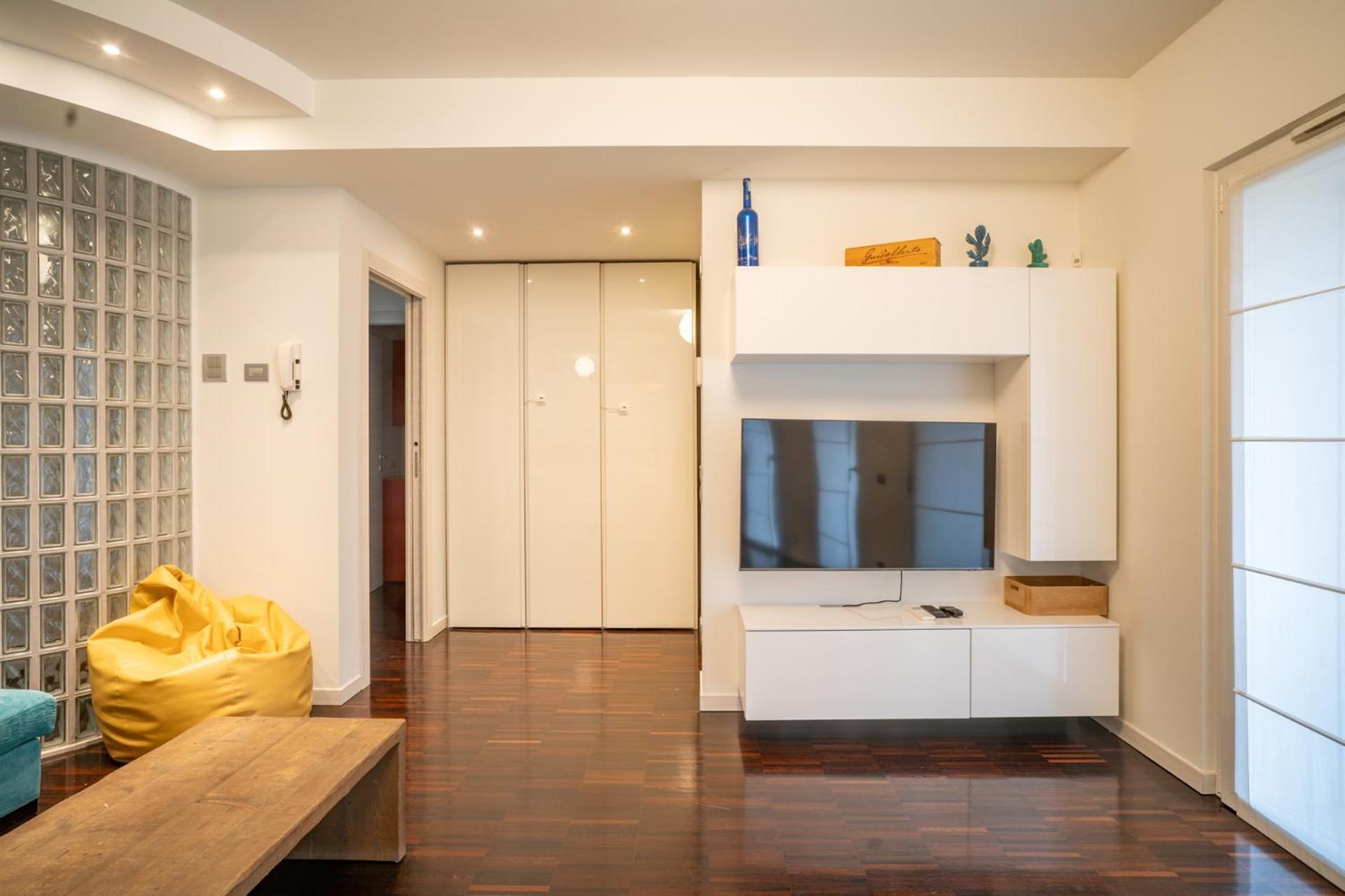 Authentic Yet Modern Retreat In Center *