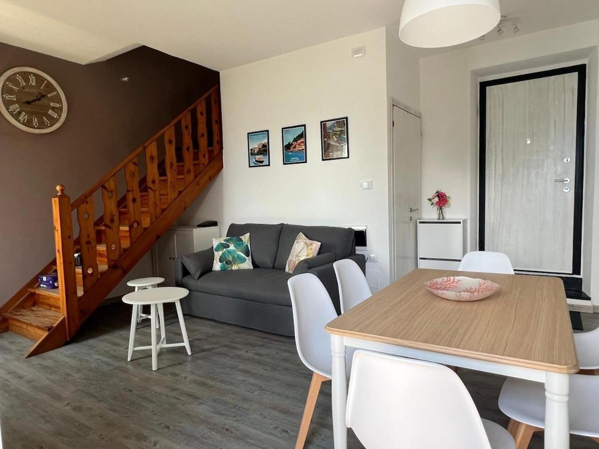 Sunset House Air Con Large Balcony, Unbeatable View And Peace Perledo