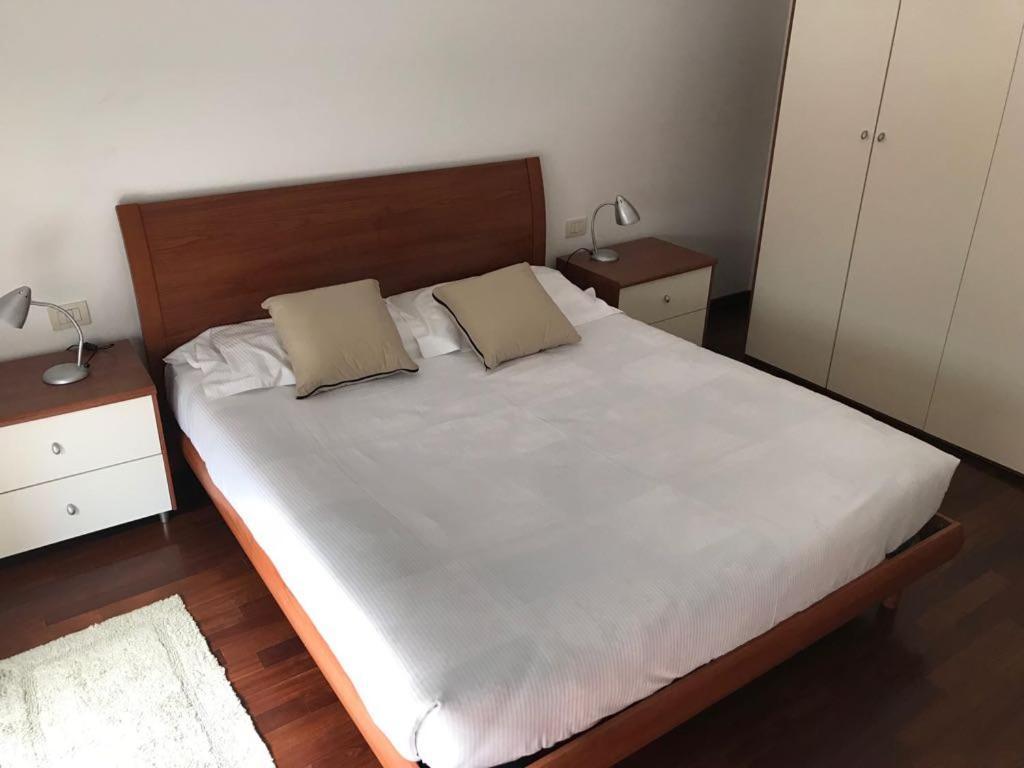 Hll Lungolago Lecco-como 3*