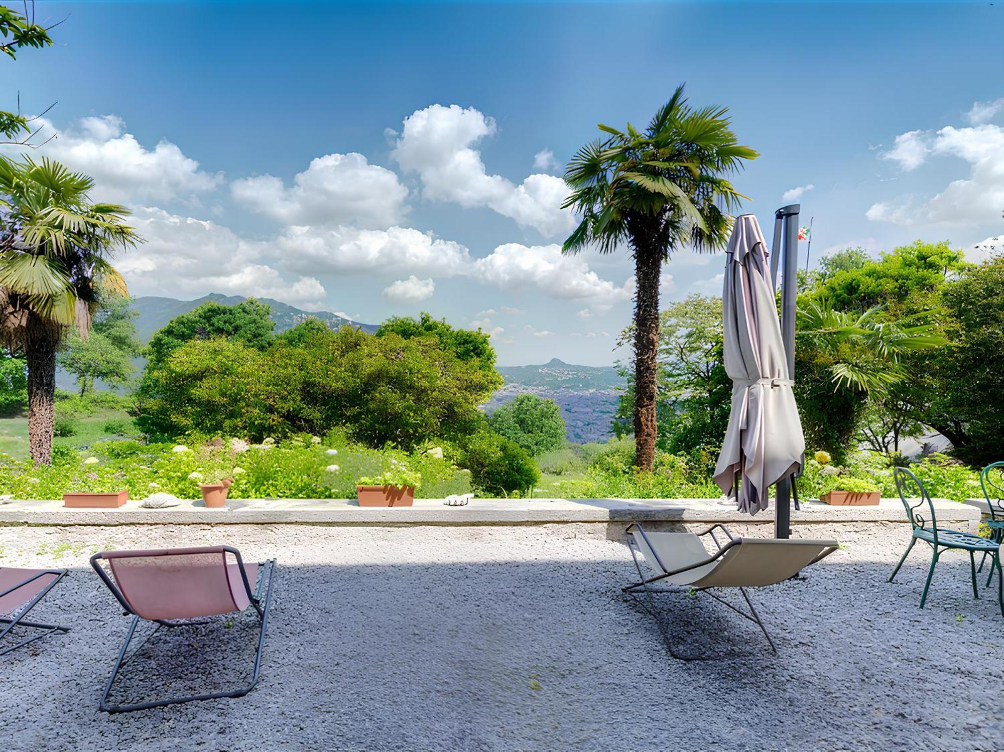 Corti Lakeview *