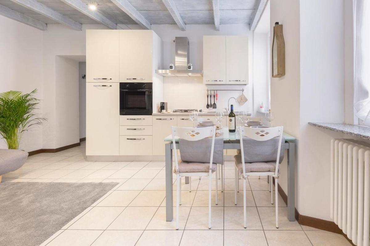 Apartment Astra-timeless Elegance In Center