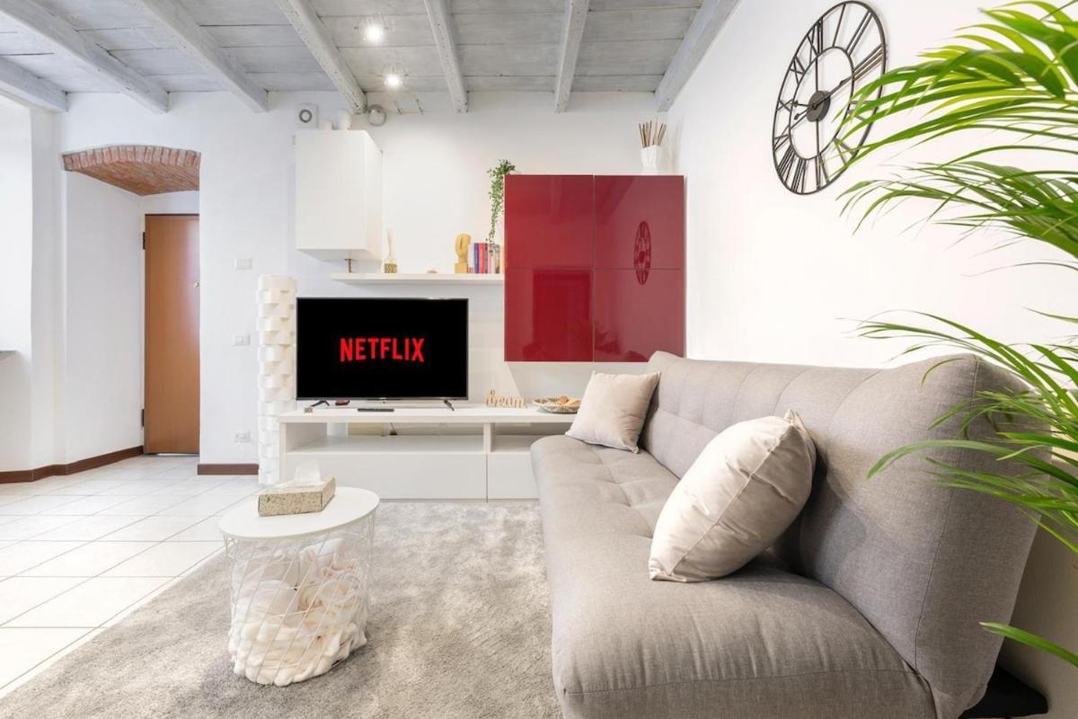 Apartment Astra-timeless Elegance In Center