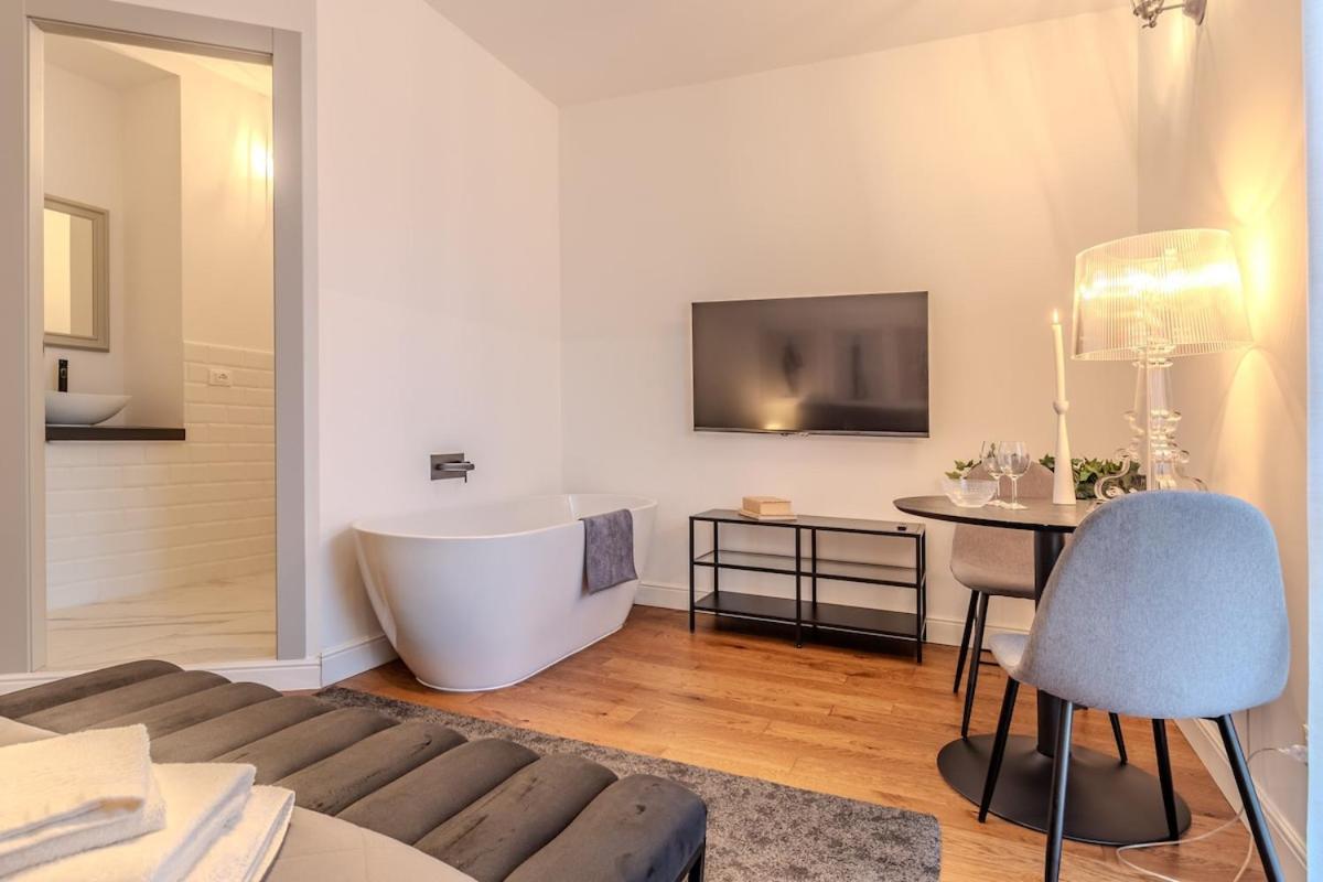 Blue Luxury Apartment Como