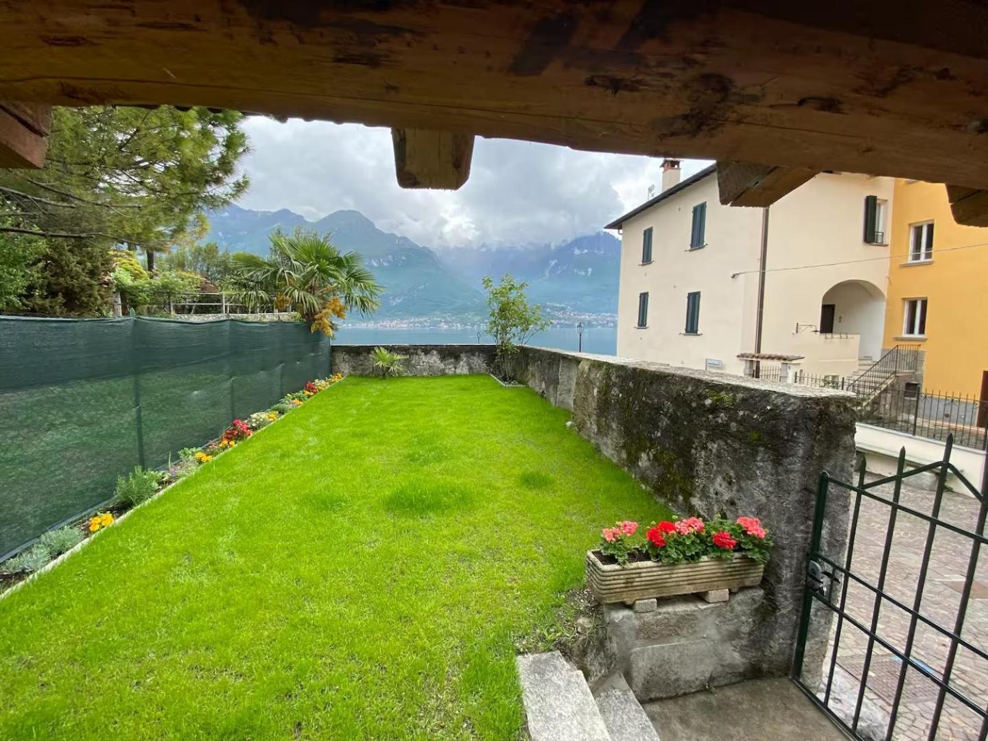 Apartment Domus Graziana - Front Oliveto Lario