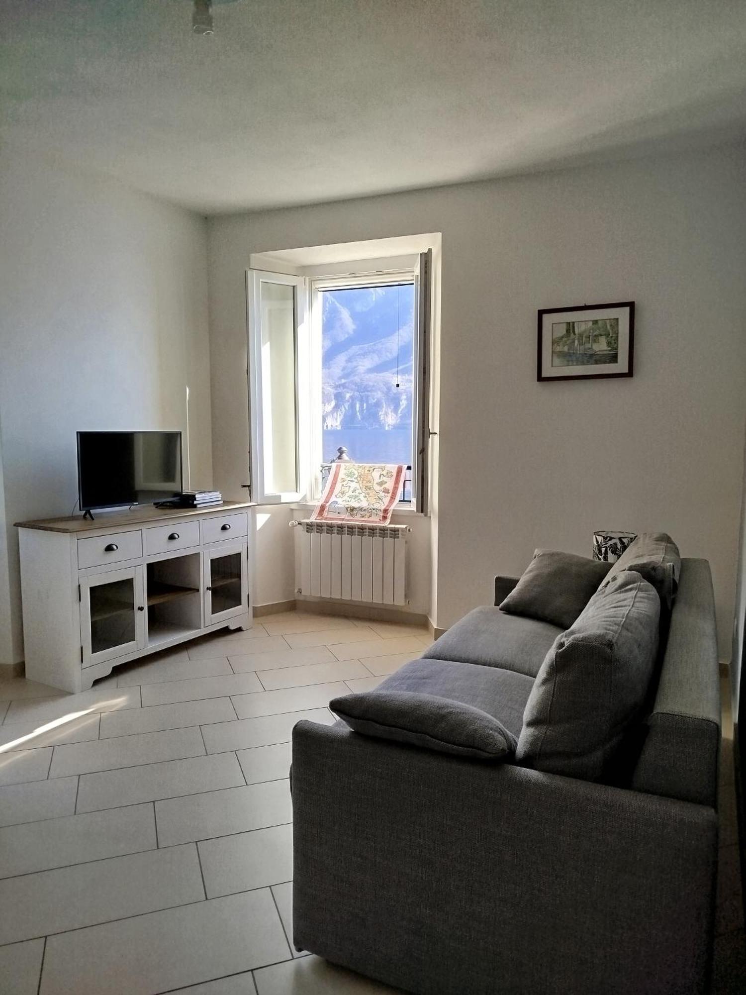 Domus Graziana - Front Oliveto Lario