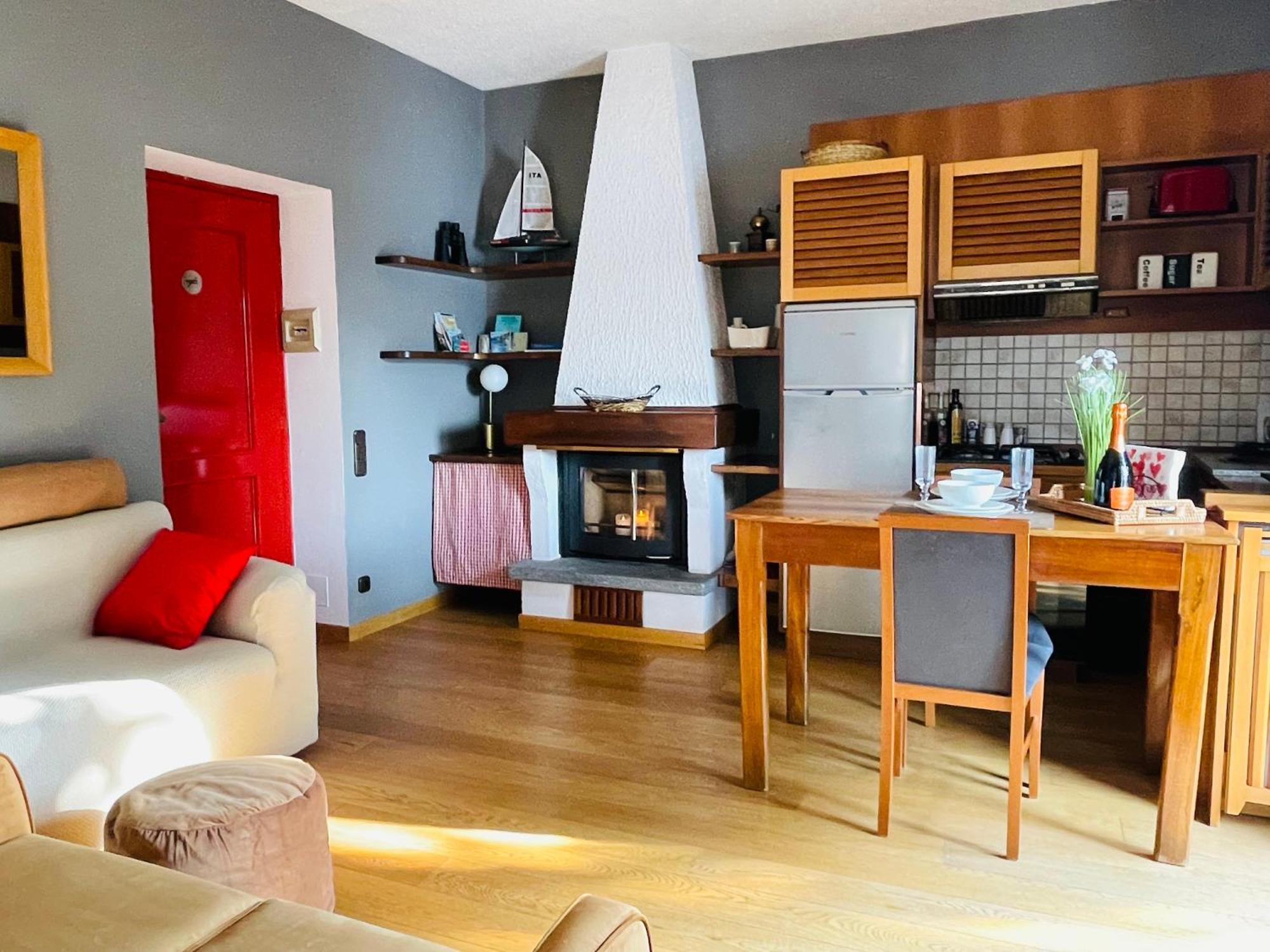 Front View On Viale Geno Apartment