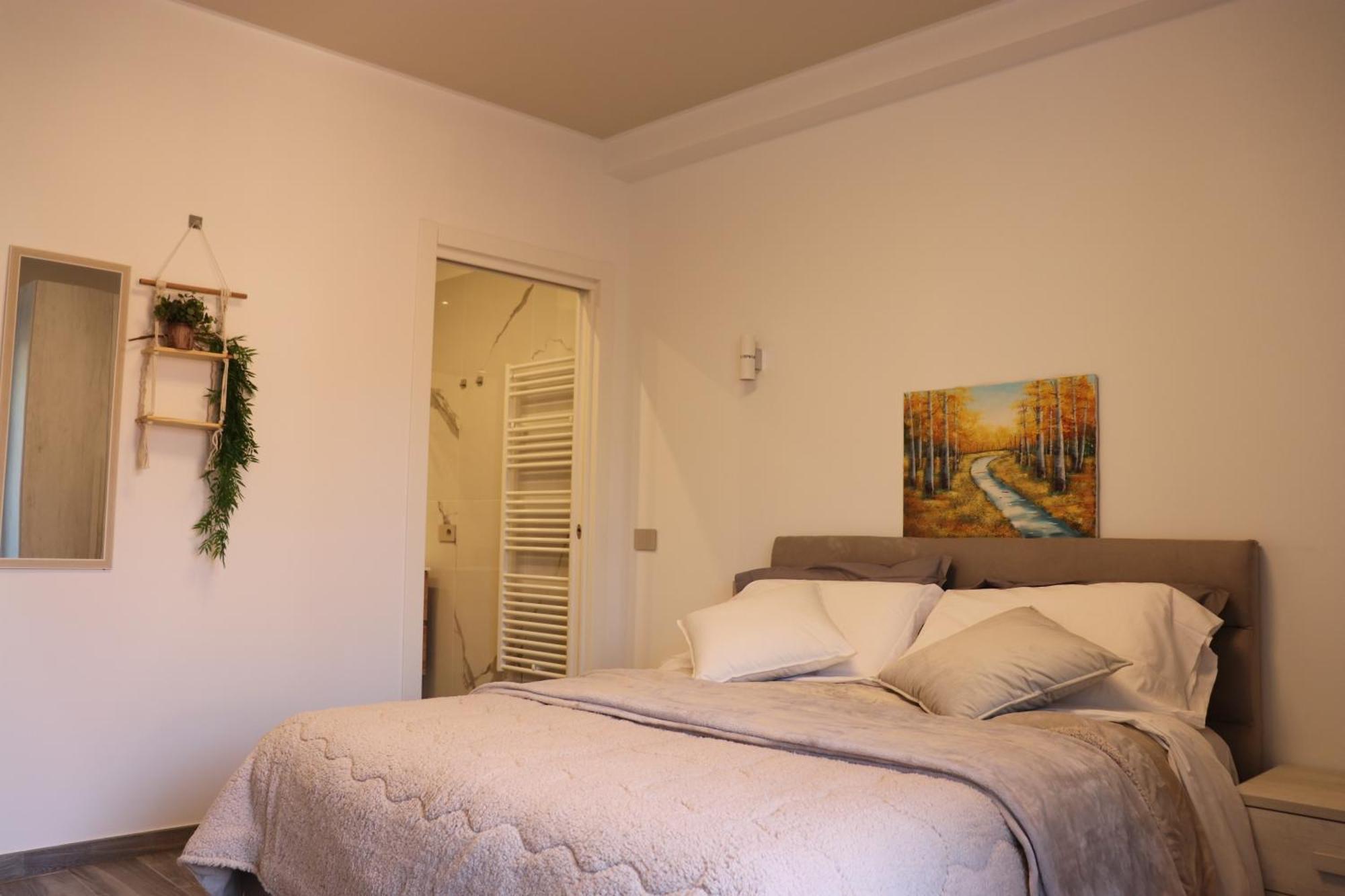 Apartment House - Center