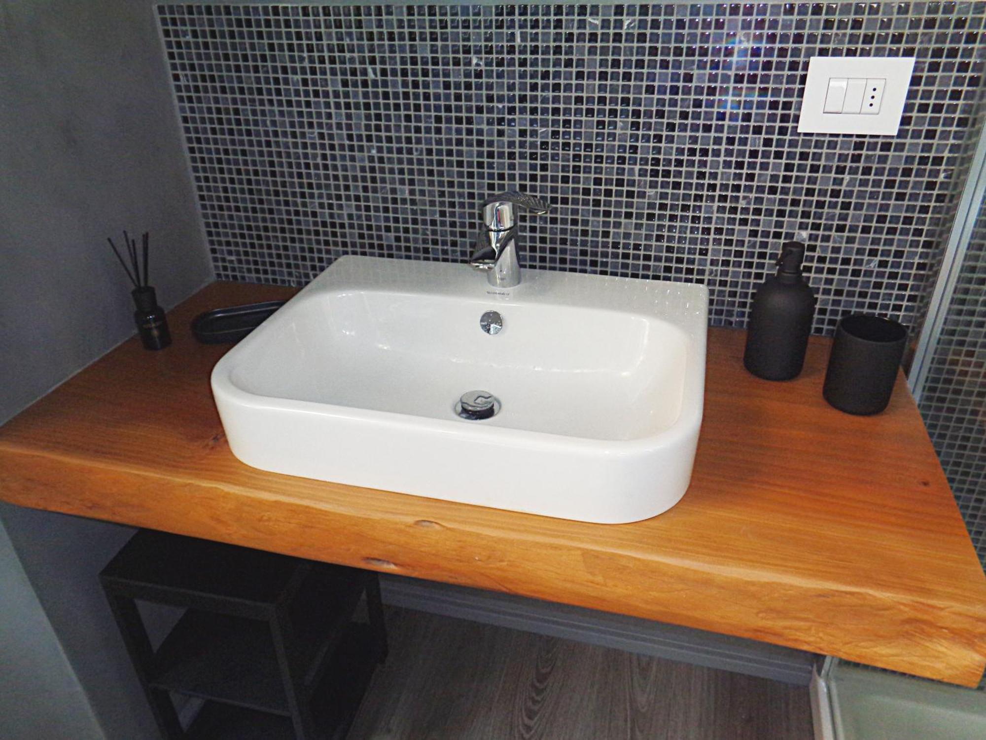 Historic Center Modern Apartment Bellano