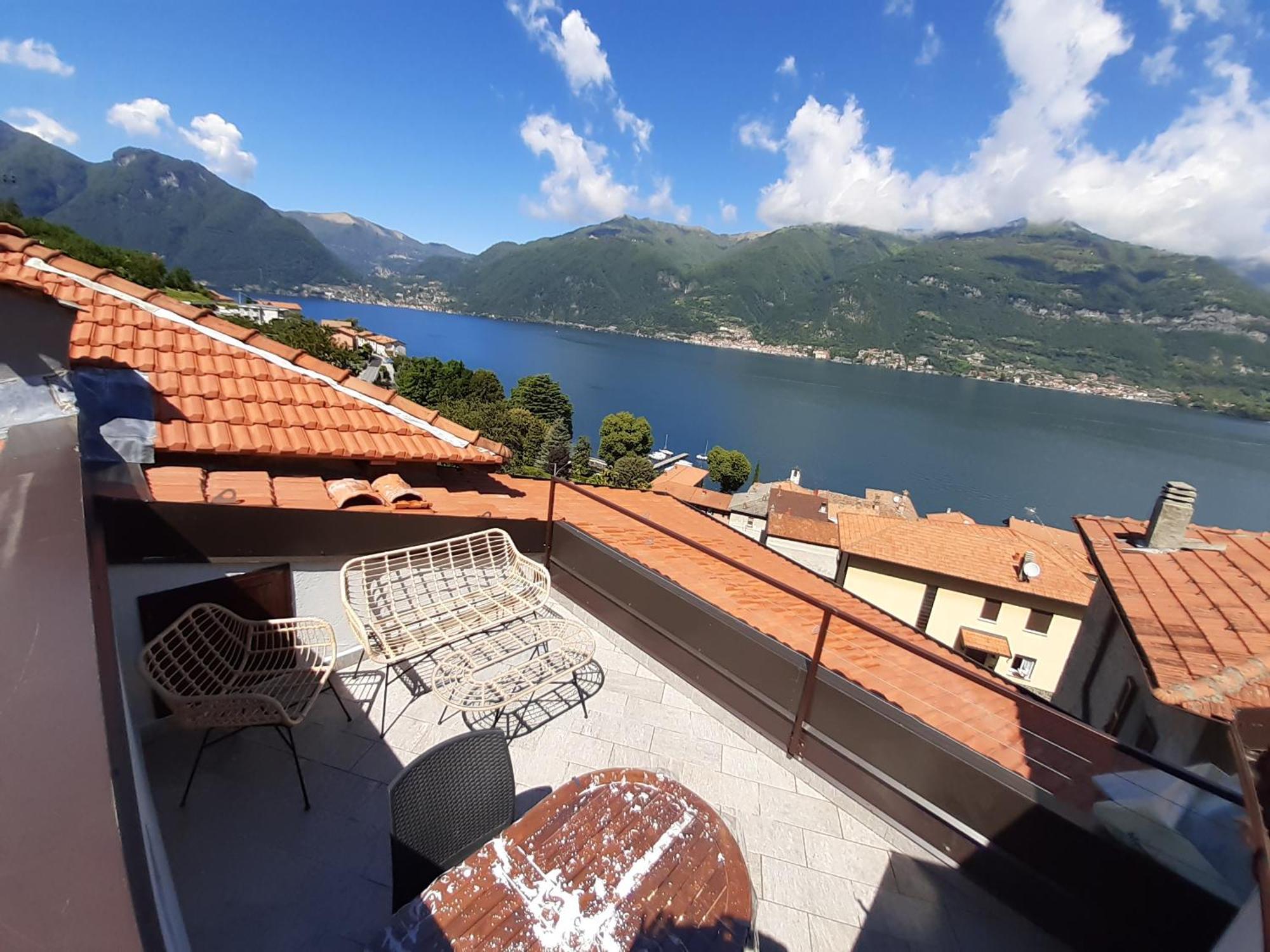 Apartment Horta - Charming Attic With Rooftop View