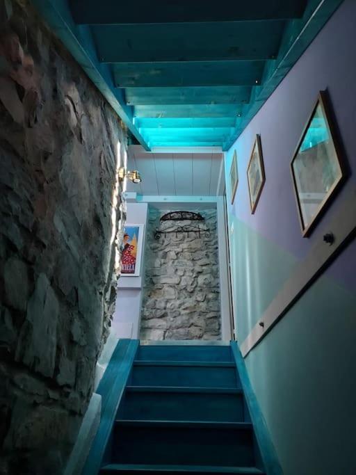 Horta - Charming Attic With Rooftop View *