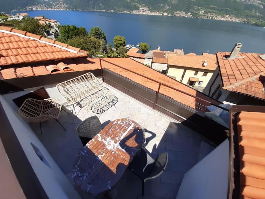 Horta - Charming Attic With Rooftop View Lezzeno
