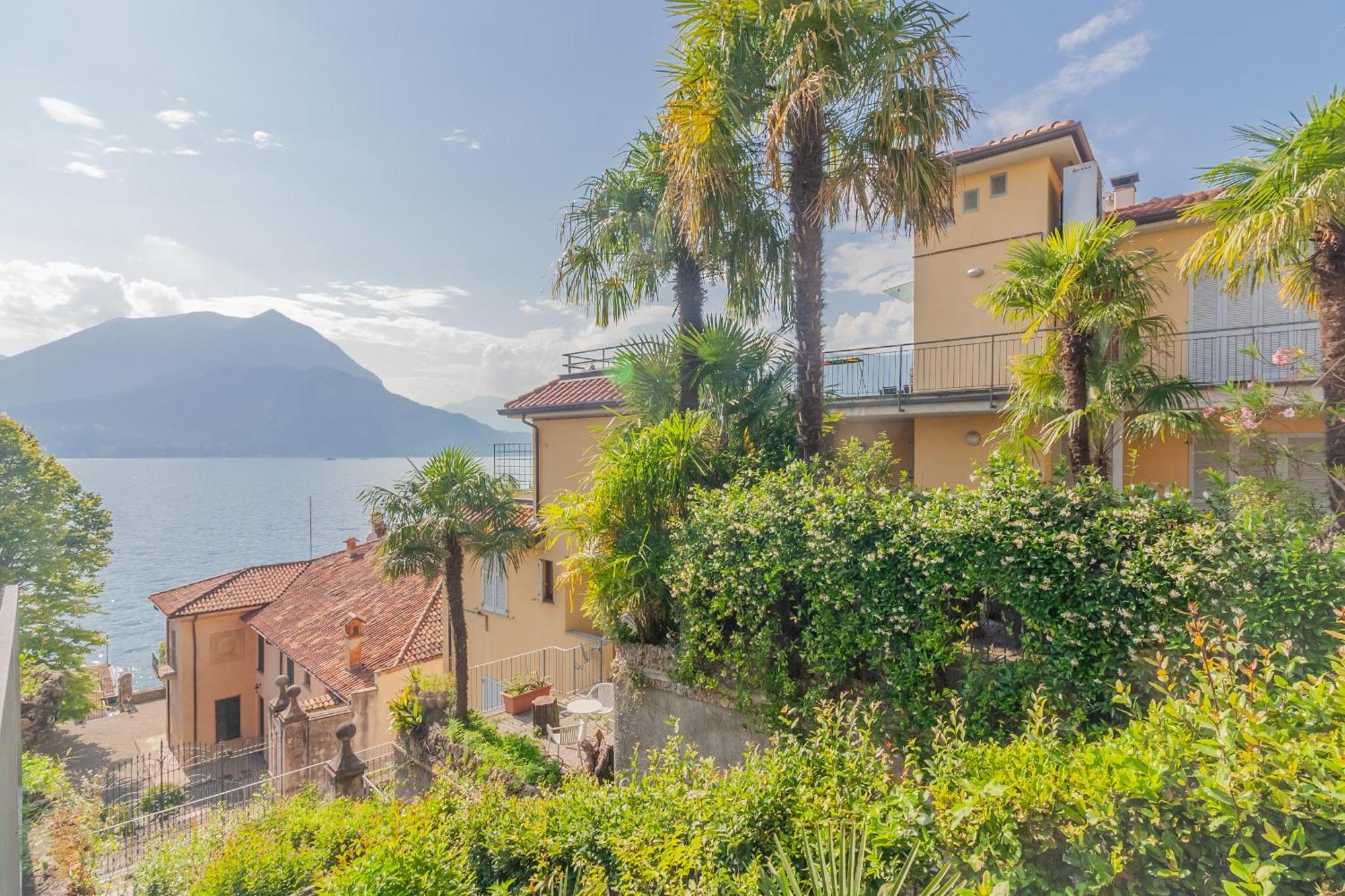 Fontana Penthouse Holiday home Varenna