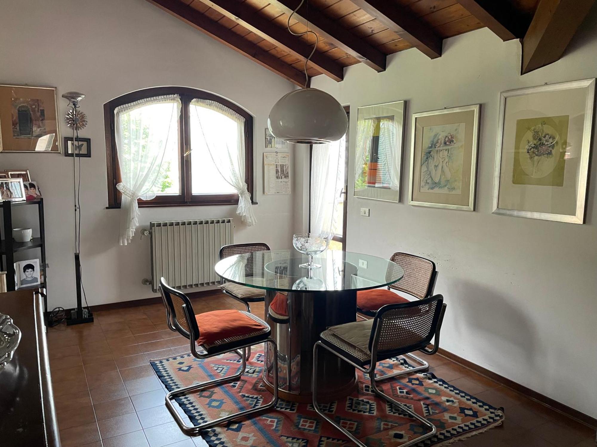 Beautiful Flat With View And Access To The Lenno