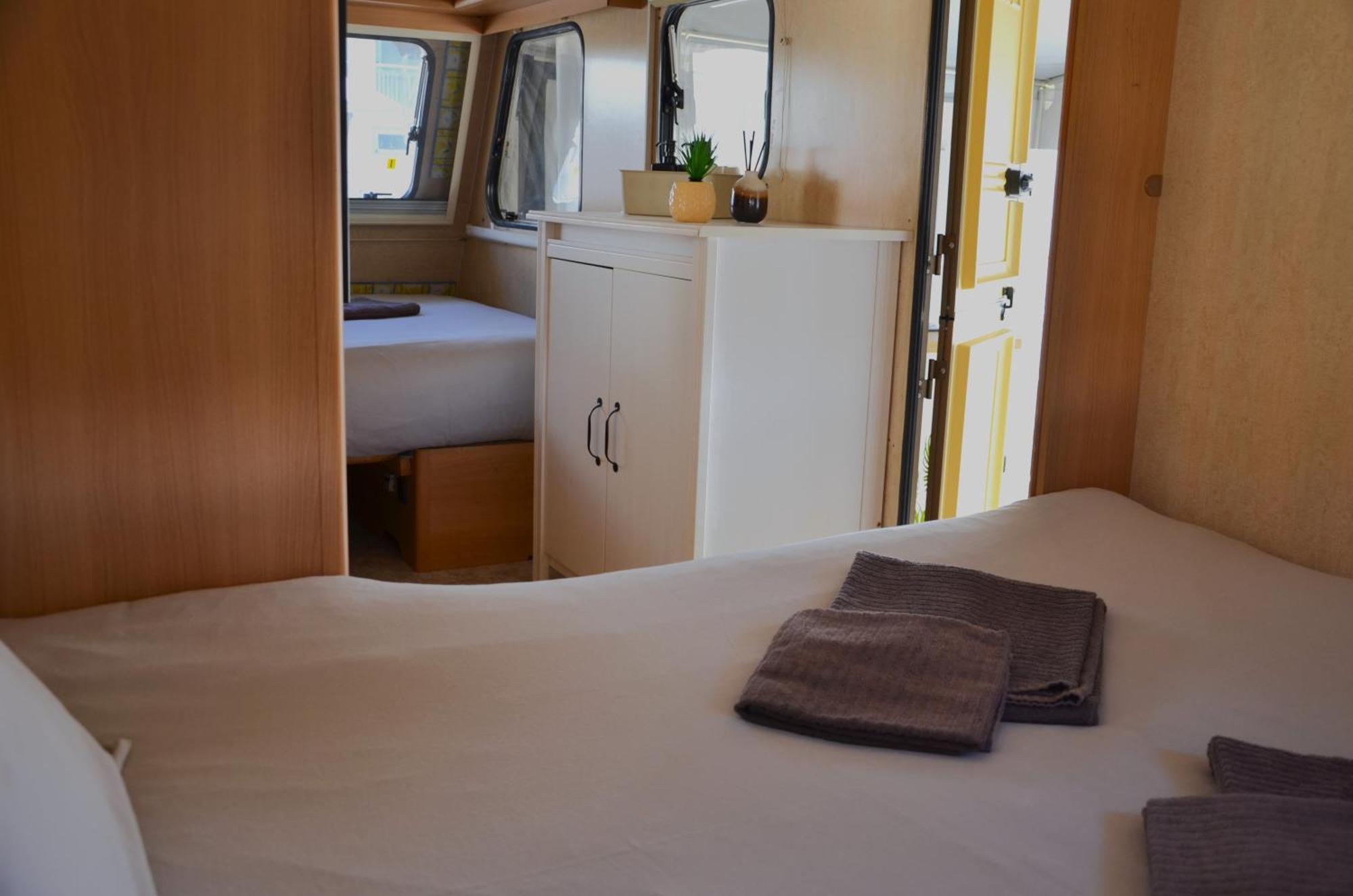 Campsite Italia 90 Caravans *