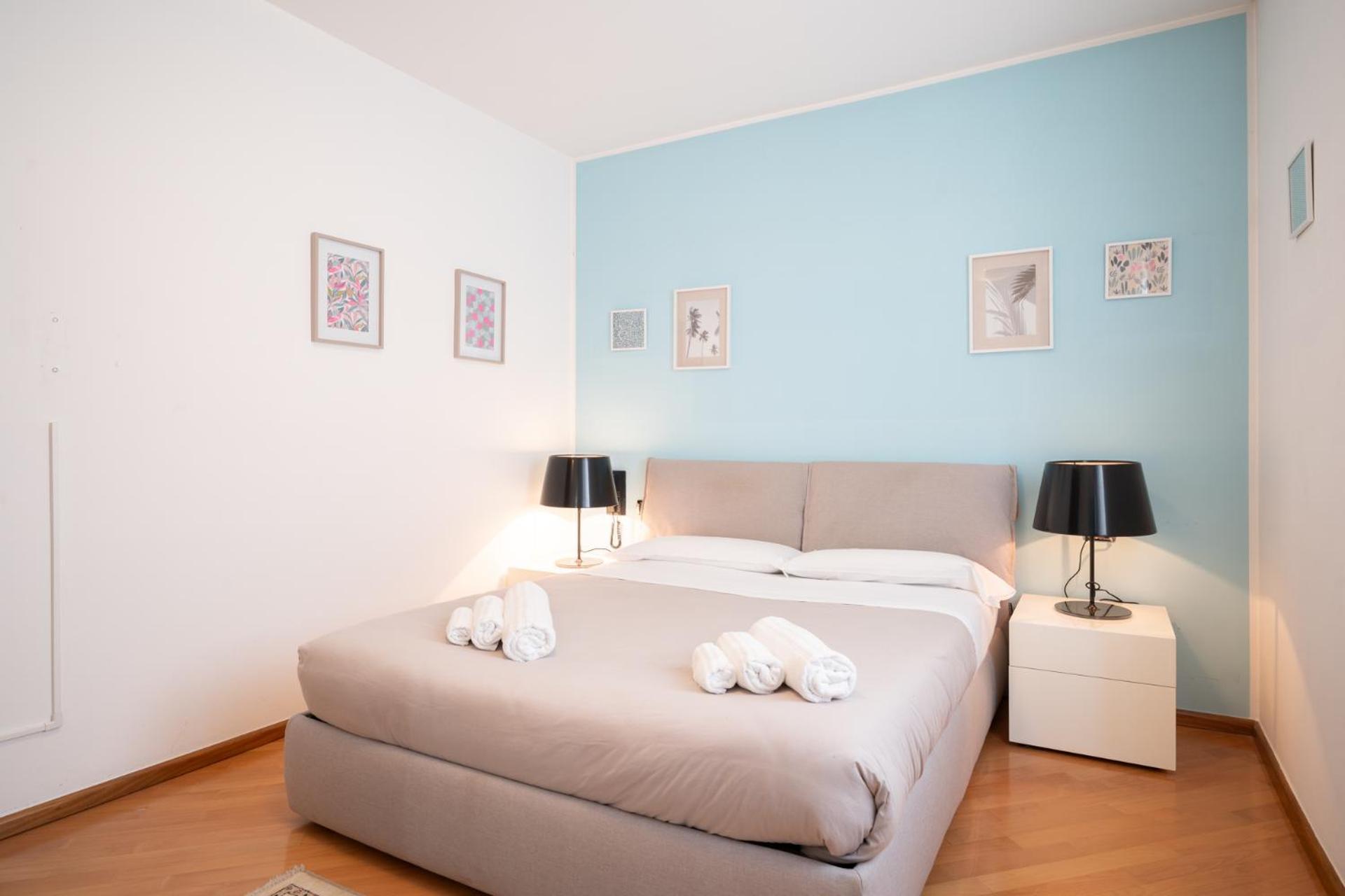 - In 5 Minutes From Lecco Center Apartment