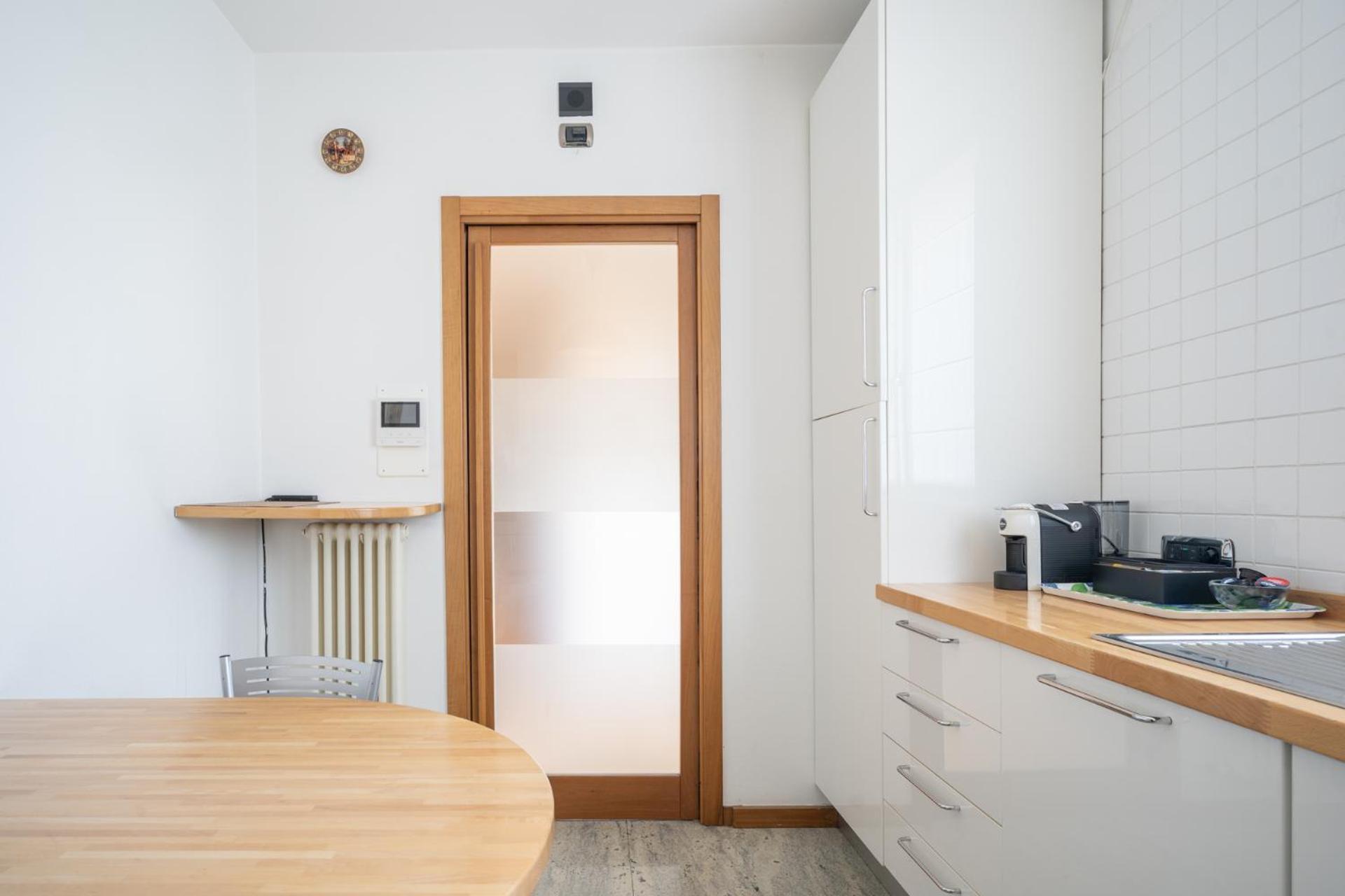 - In 5 Minutes From Lecco Center Apartment *
