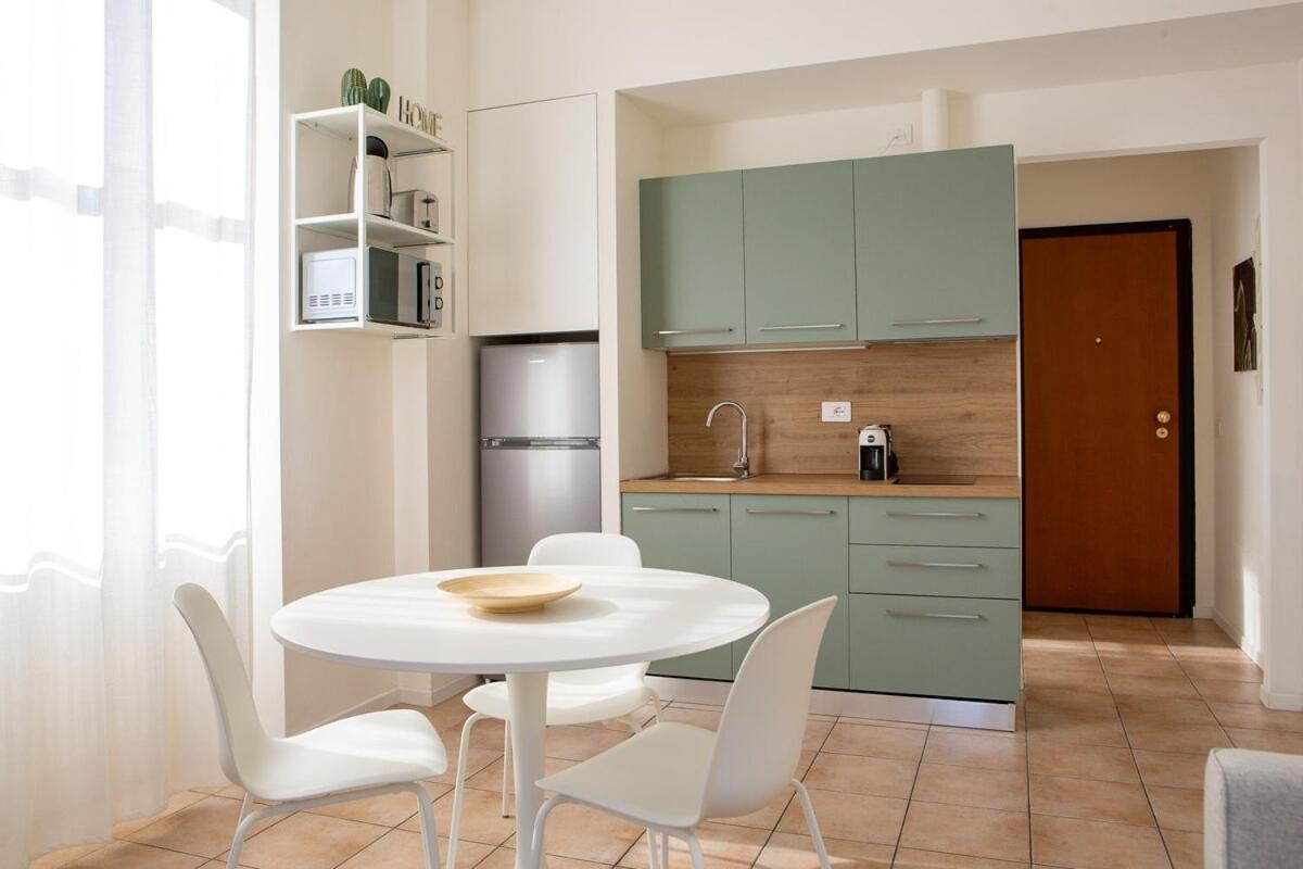 Apartment Levante -walking Distance To Center- Free Onsite Parking Como