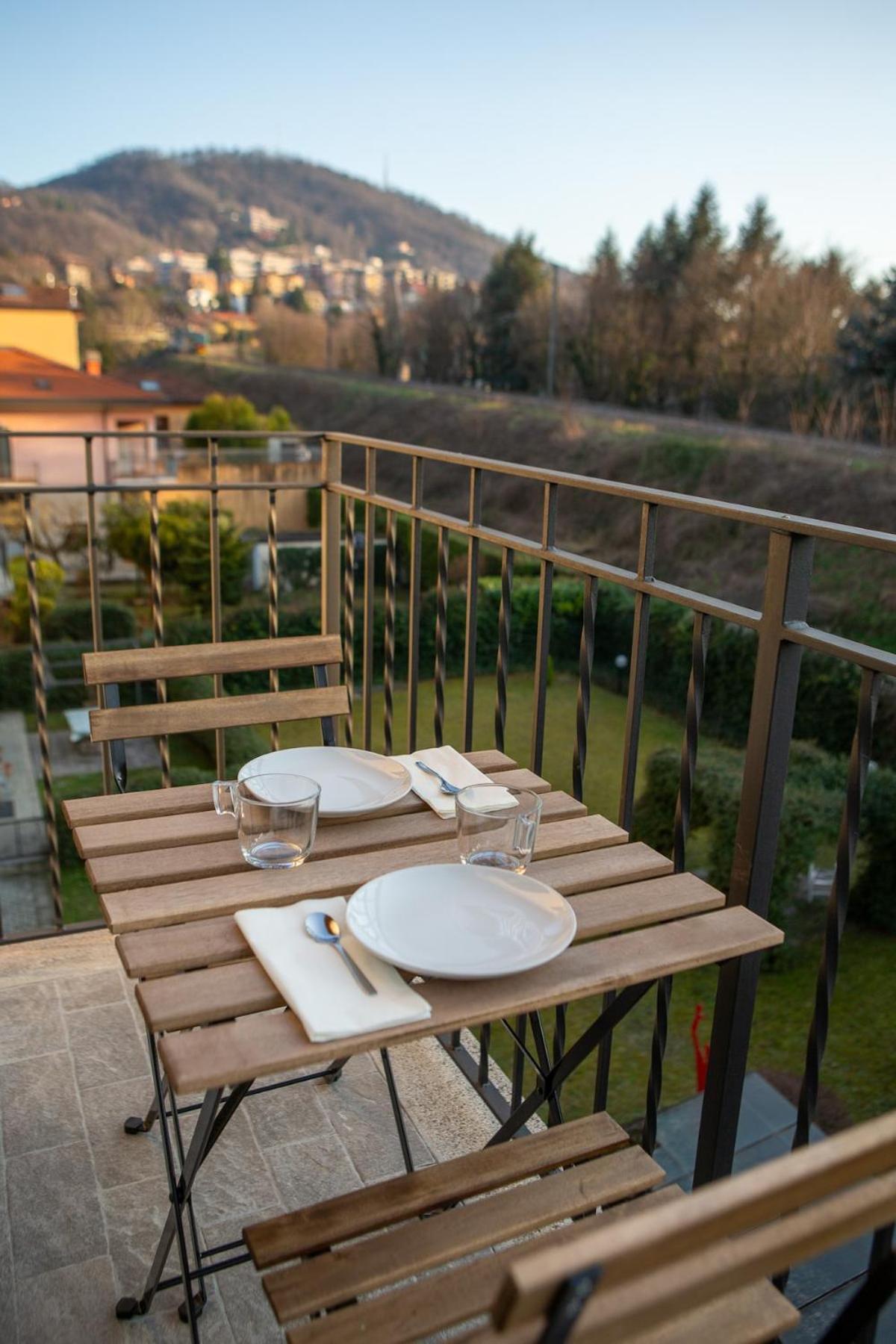 Ponente - Balcony, Free Parking,close To Apartment