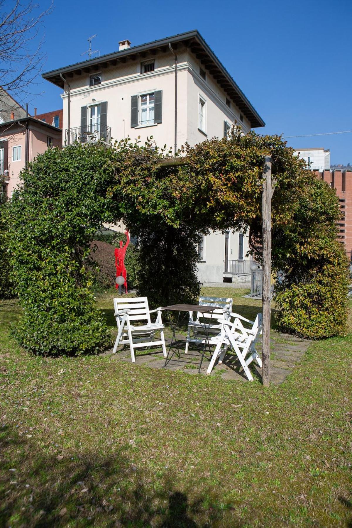 Ponente - Balcony, Free Parking,close To Apartment *