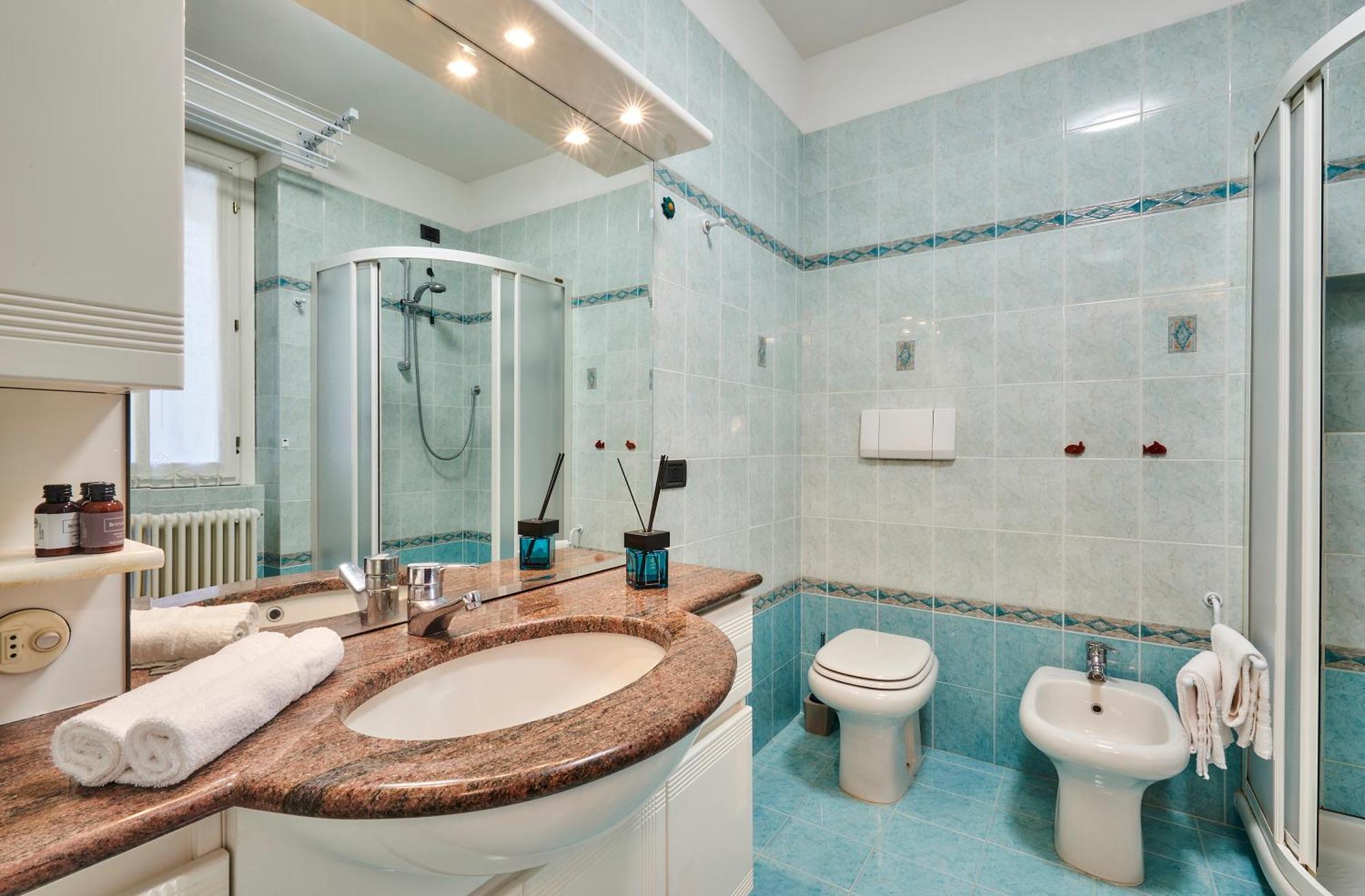 Luxury With View Near Varenna Apartment