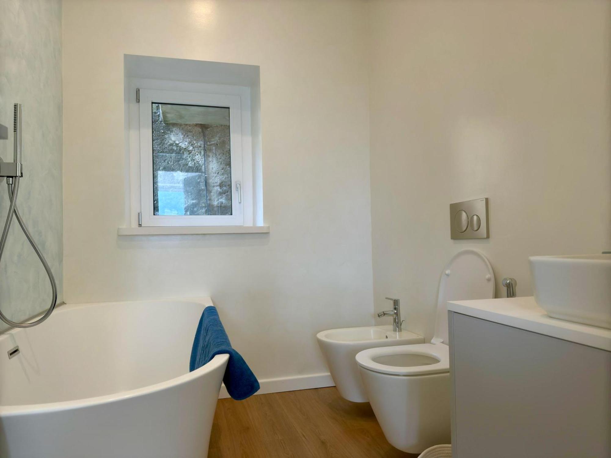 Apartment Elda With Garden And View Onno