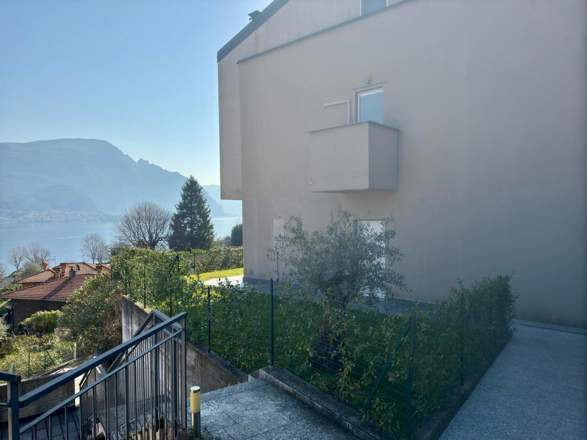 Elda With Garden And View *