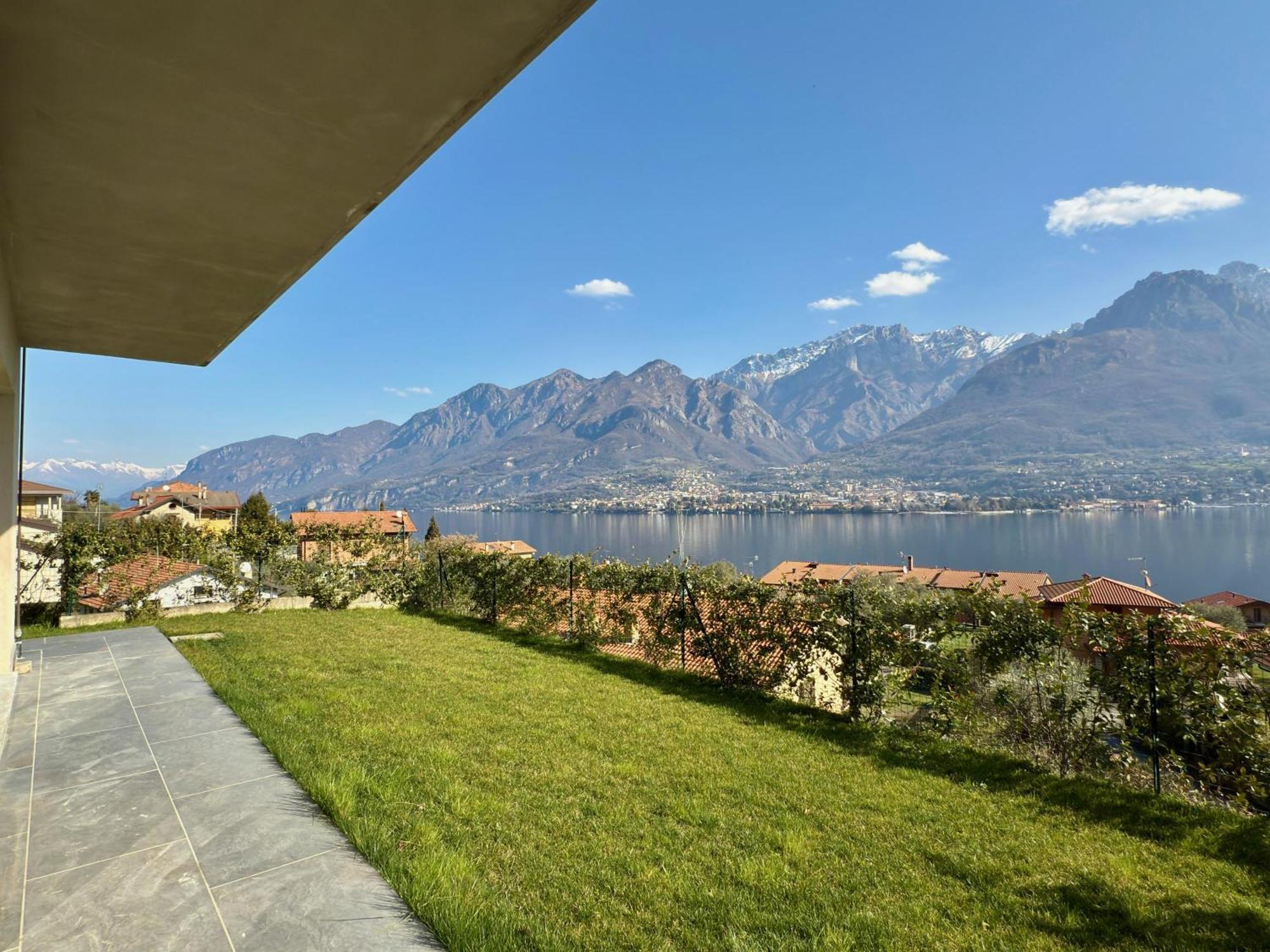 Elda With Garden And View