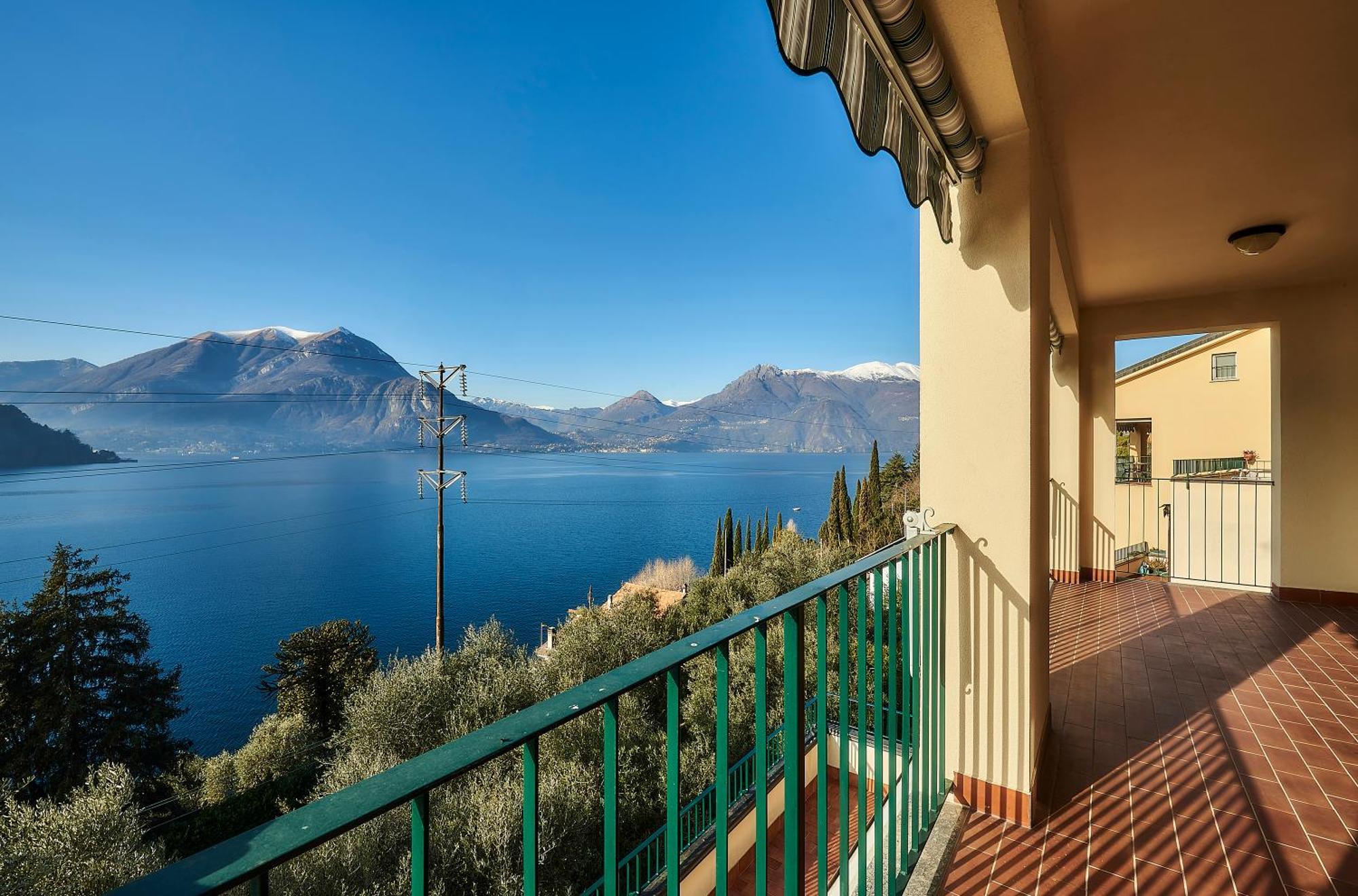 Luxury With View Near Varenna Apartment