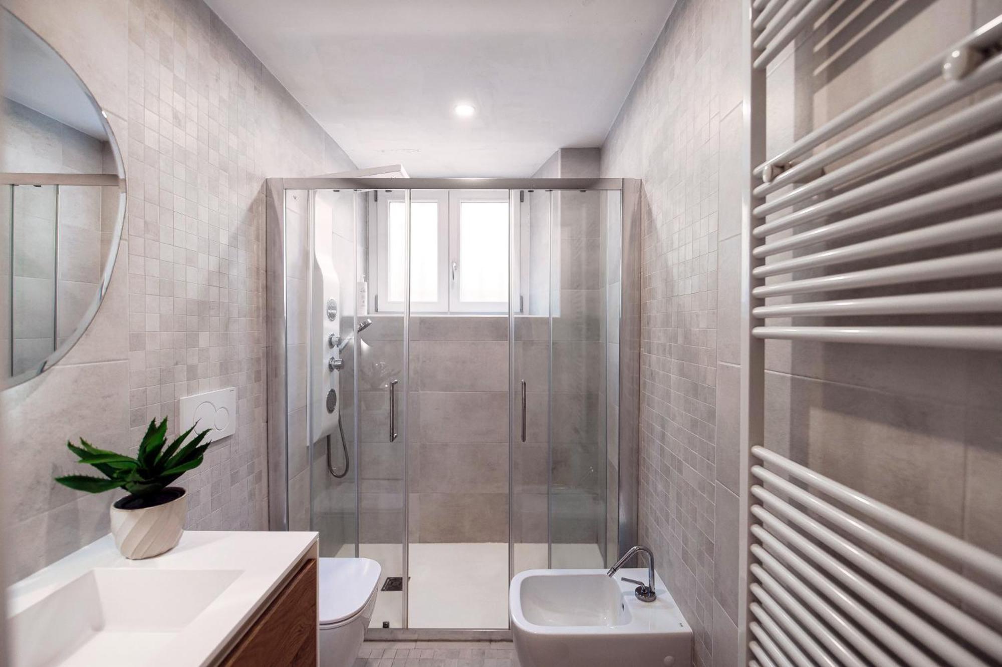 Apartment Rafael - By Myhomeincomo Como