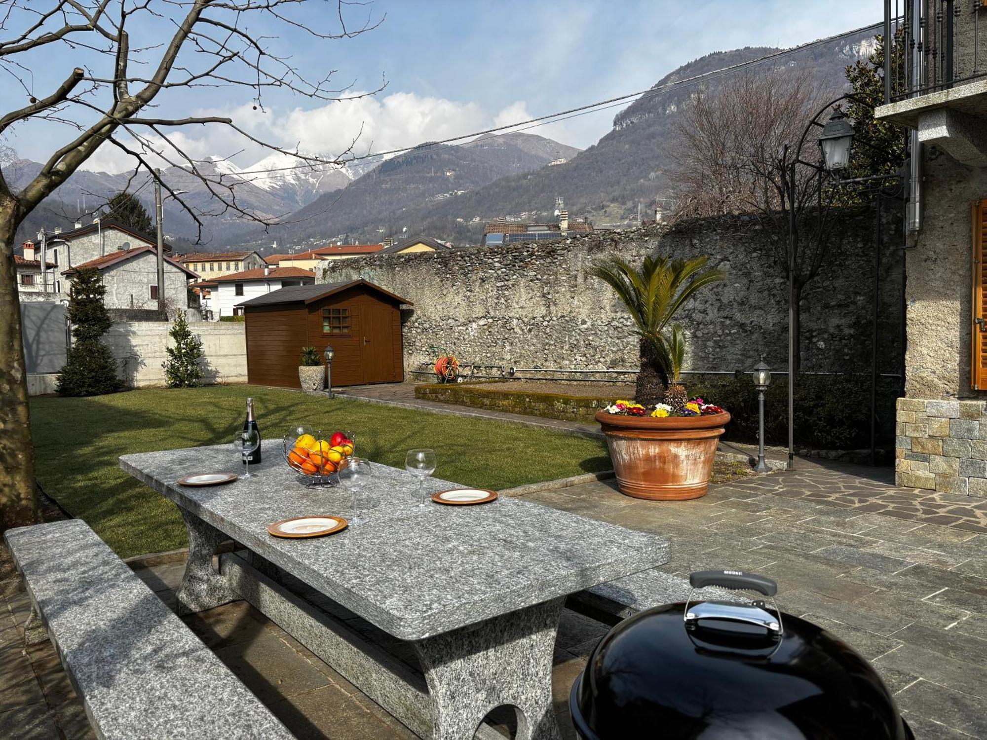 Garden's - Larihome A79 Apartment Gravedona
