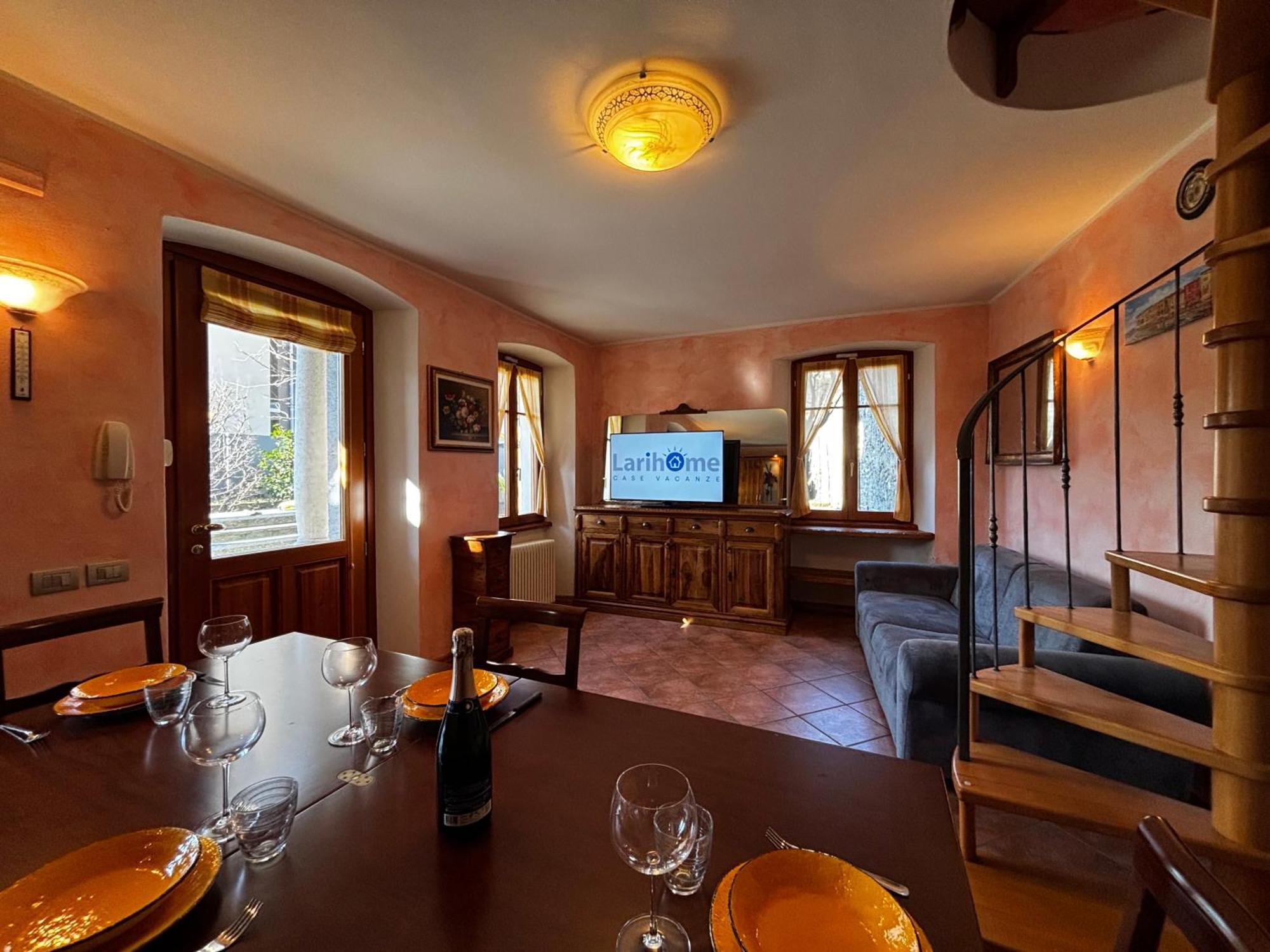 Garden's - Larihome A79 Apartment