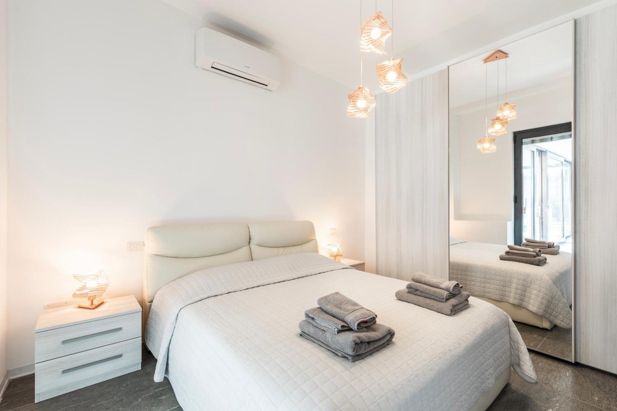 Lumina House - Private Garden & View Villa *